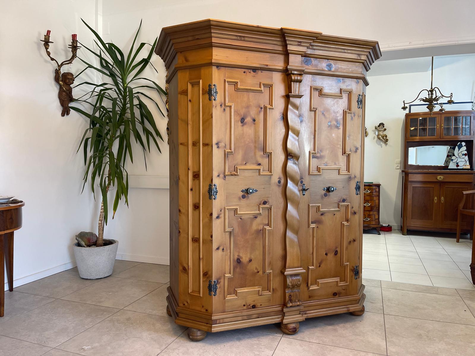Zirbenholz Schrank Kasten Bauerschrank Kleiderkasten G1097