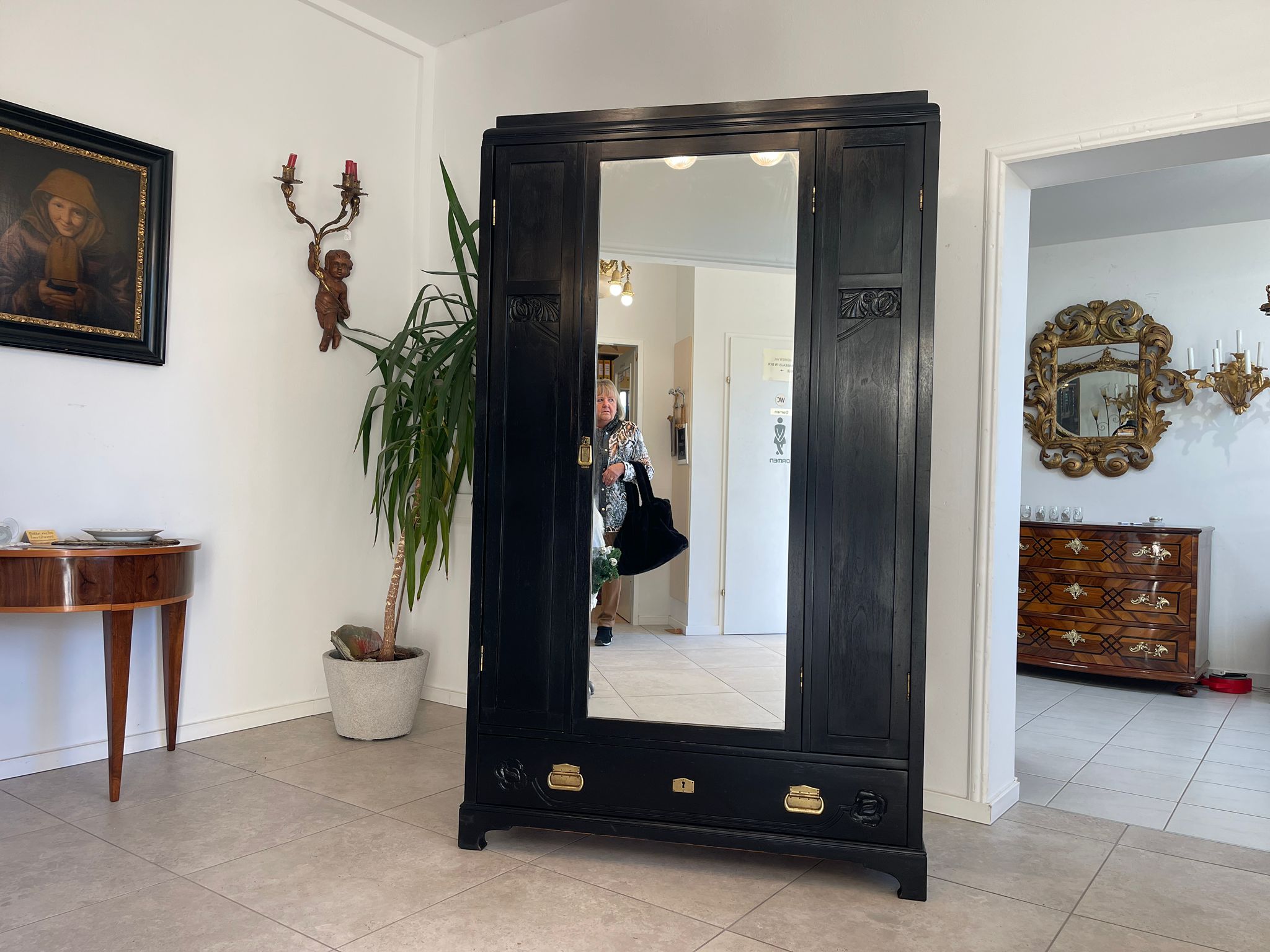 c220fe14-cac7-4f96-a049-f4c2c049d365-1 Jugendstil Spiegelschrank Garderobenschrank Schwarz Schrank A5052