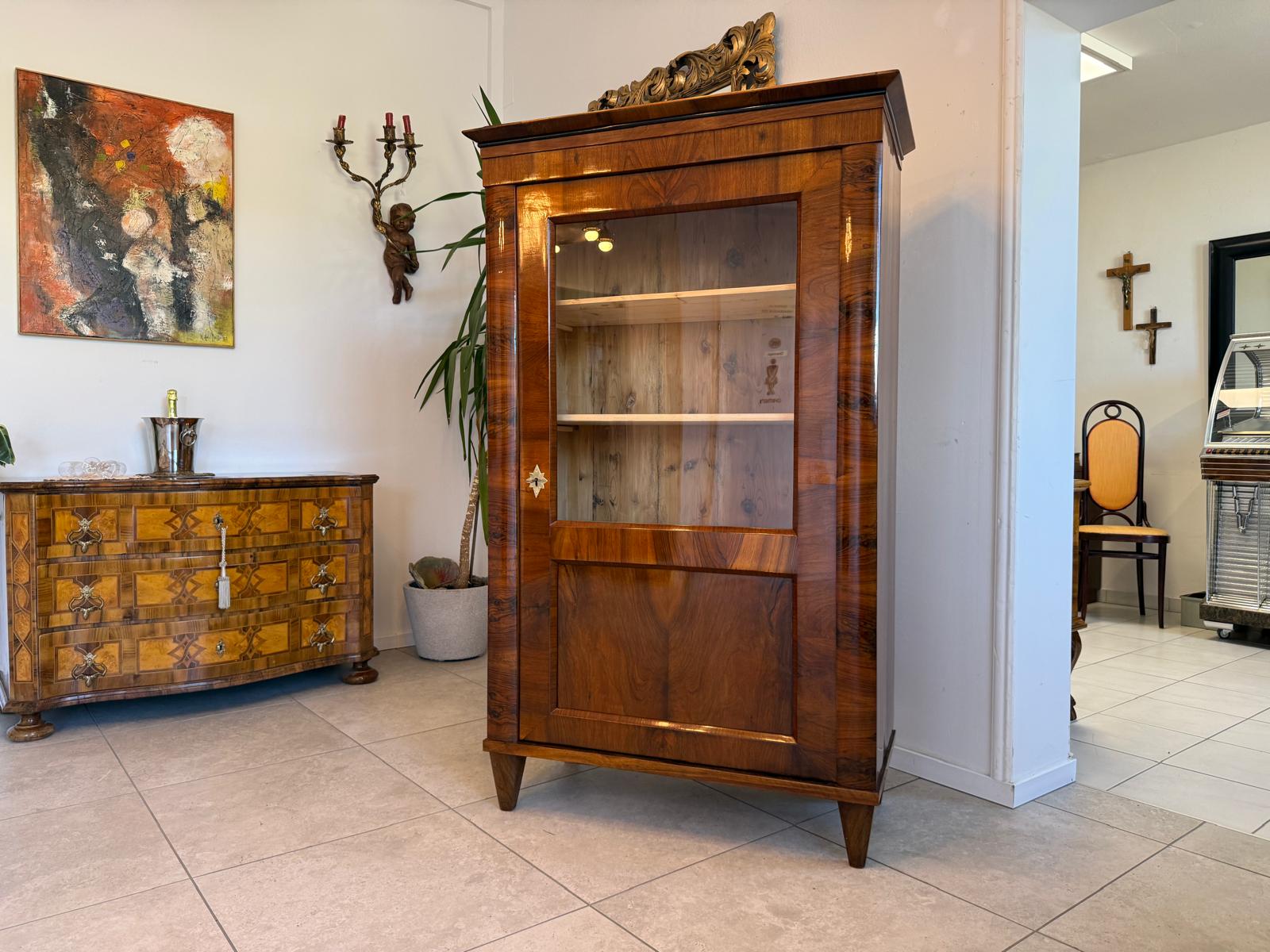 Biedermeier Vitrine Bücherschrank Nussholz Restauriert Antiquität D2604