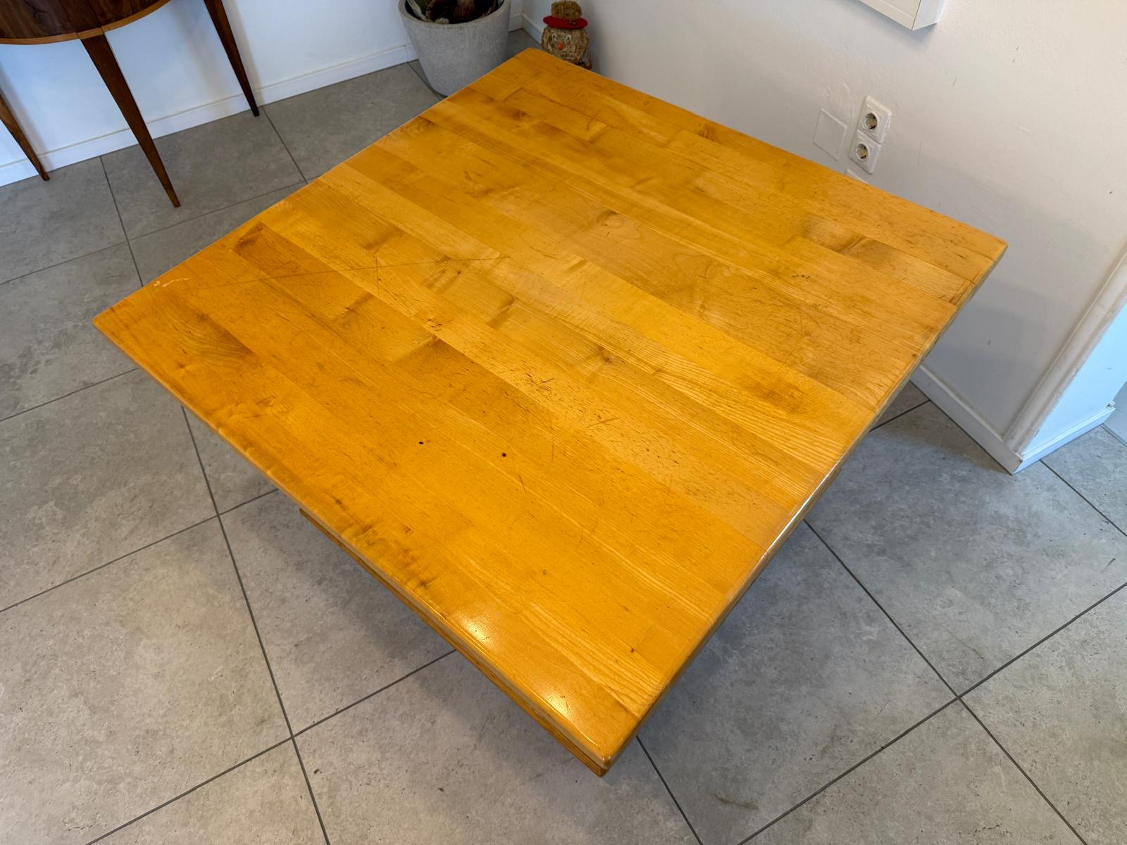 Uriger Jogltisch Bauerntisch Naturholz Kiefer / Buche  Hüttentisch 110 x 110 G2406