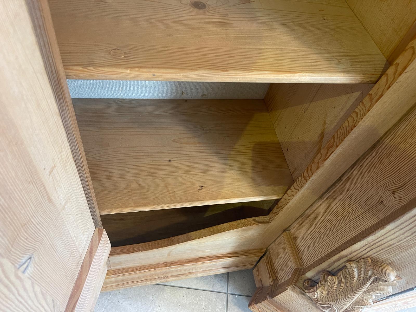 hübscher Bauernschrank Landhausschrank Barockstil Eckschrank G1361