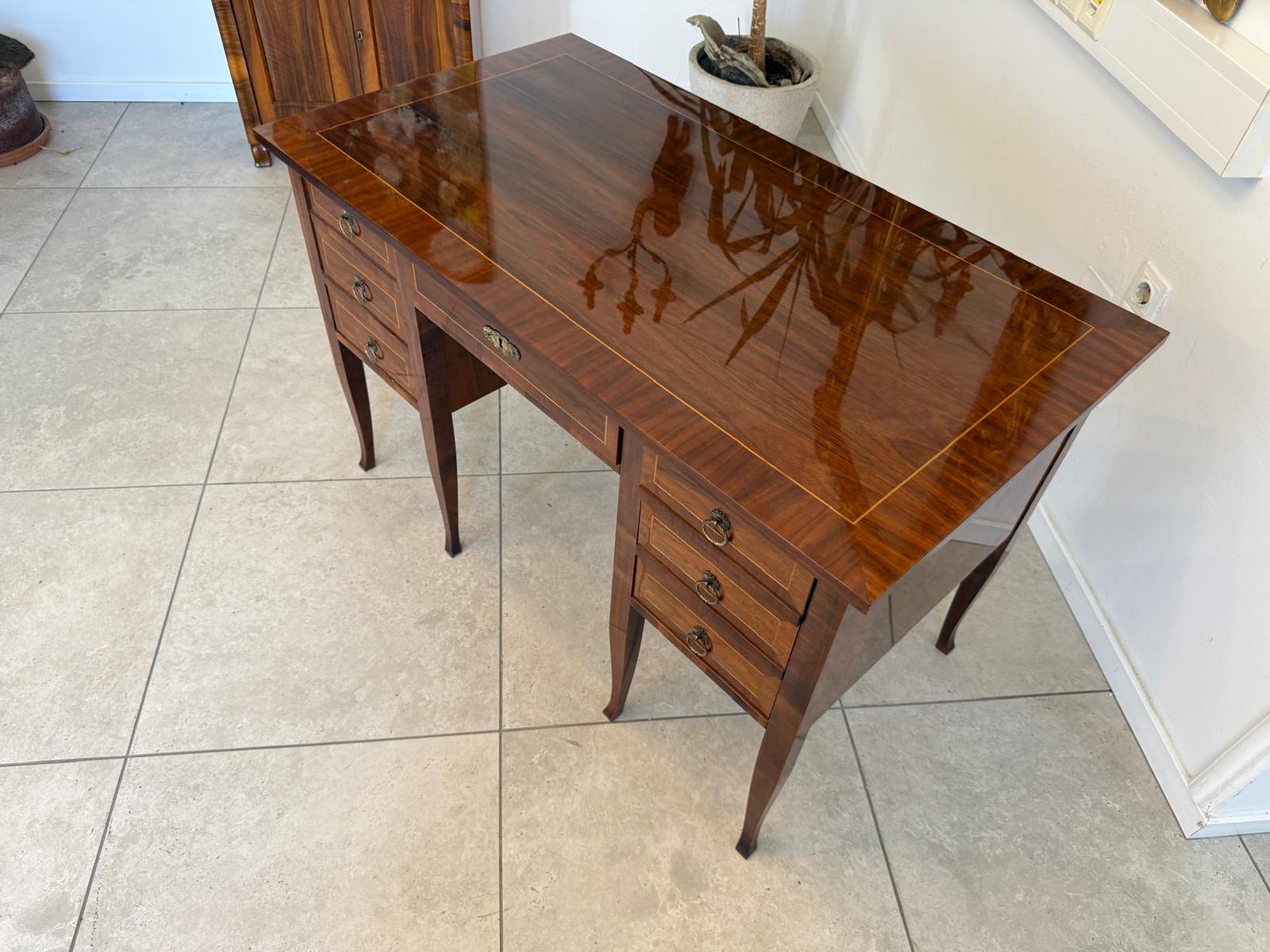 Schreibtisch Biedermeier Stil Sekretär aus Nussholz Furnier D2914