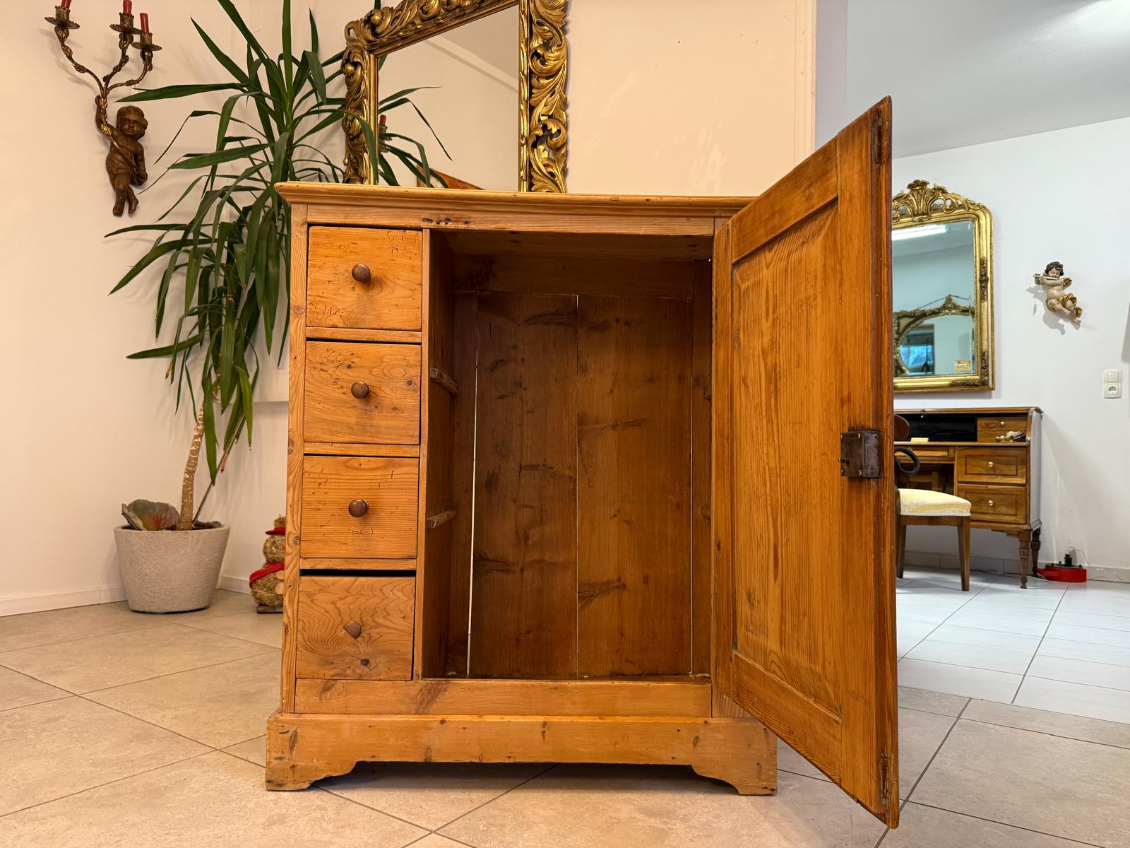 Uriger Biedermeier Brotschrank Almerschrank Speiskasten Bauernkasten G2327