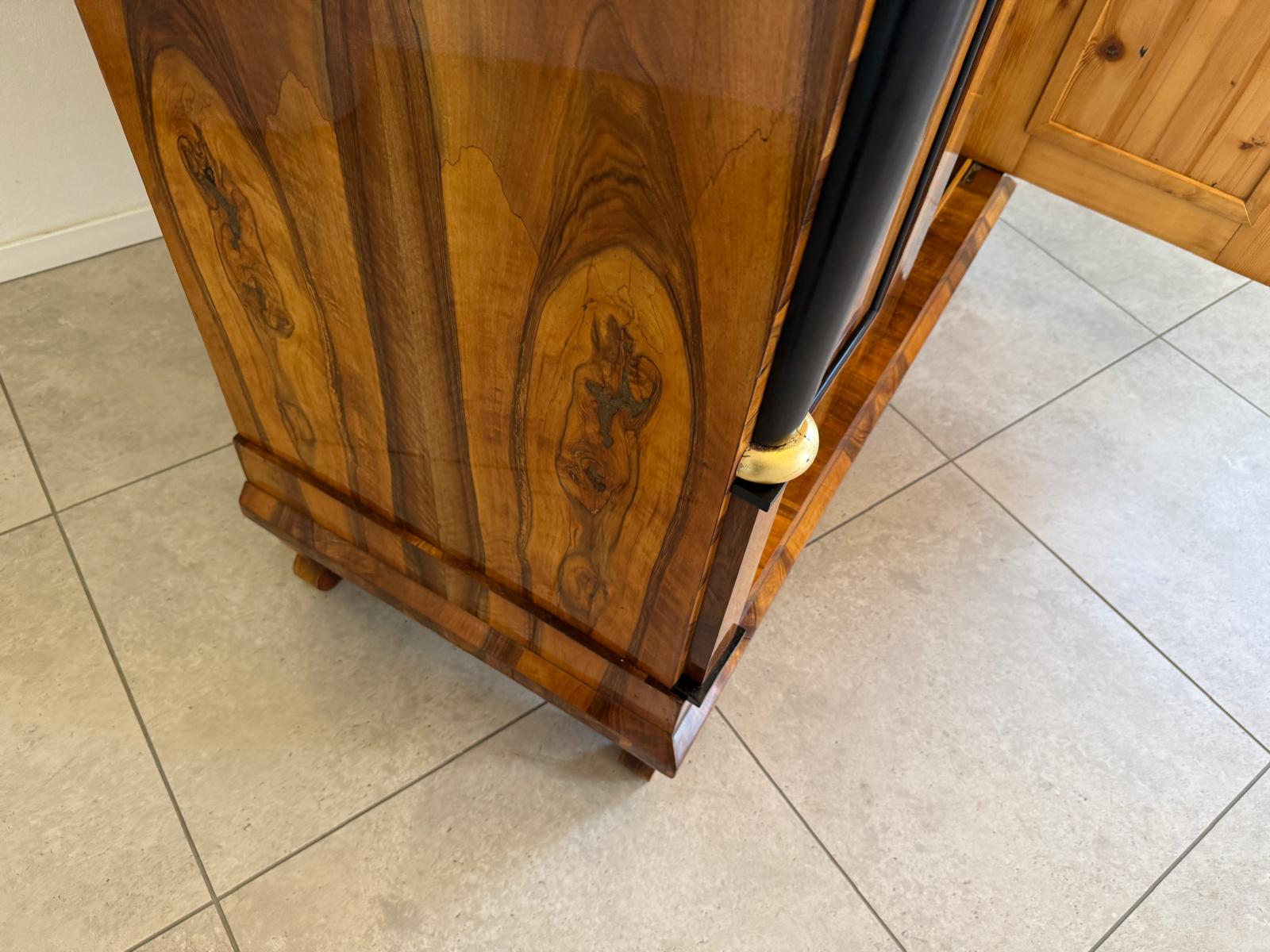 Sale Empire Schrank Säulenschrank Nussholz Restauriert Antiquität Marketiert D2373