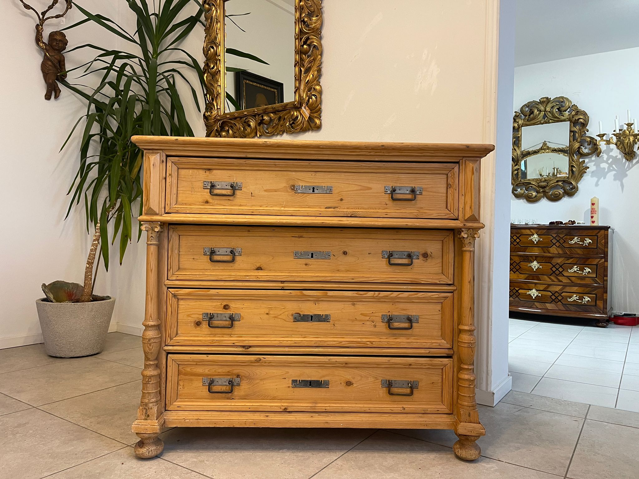 2a84c5d9-c399-4e37-8467-1bd64605d7da Gründerzeit 4 Laden Kommode Ladenschrank Naturholz A5118