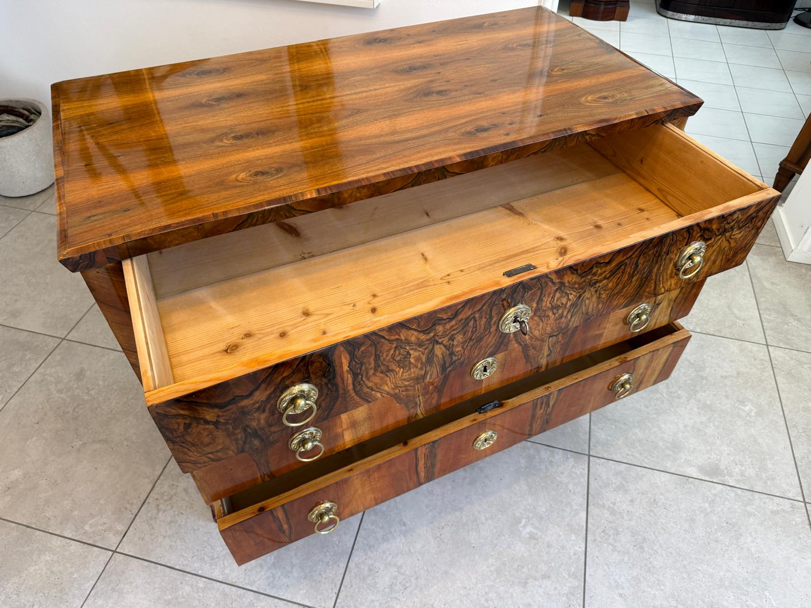Biedermeier Kommode Nussholz Furniert Restauriert Antiquität um 1820 D2925