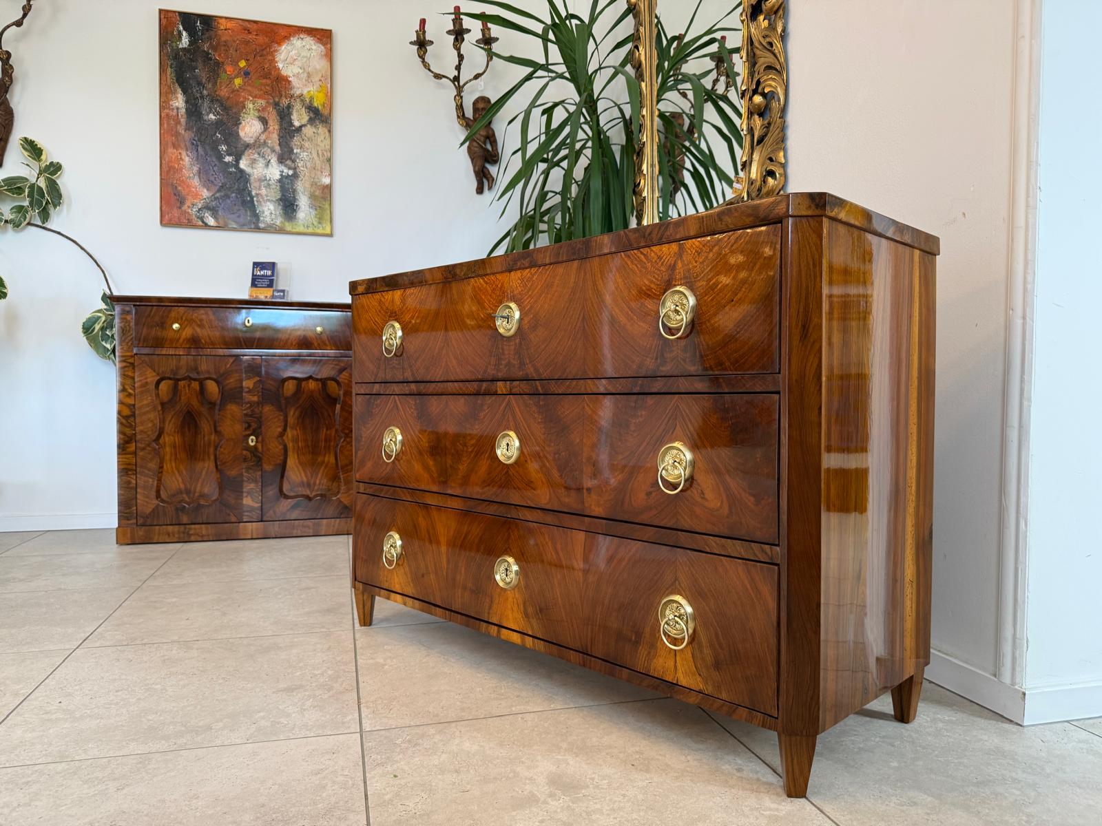 Biedermeier Kommode 3 Ladenkommode Nussholz Antiquität D2480
