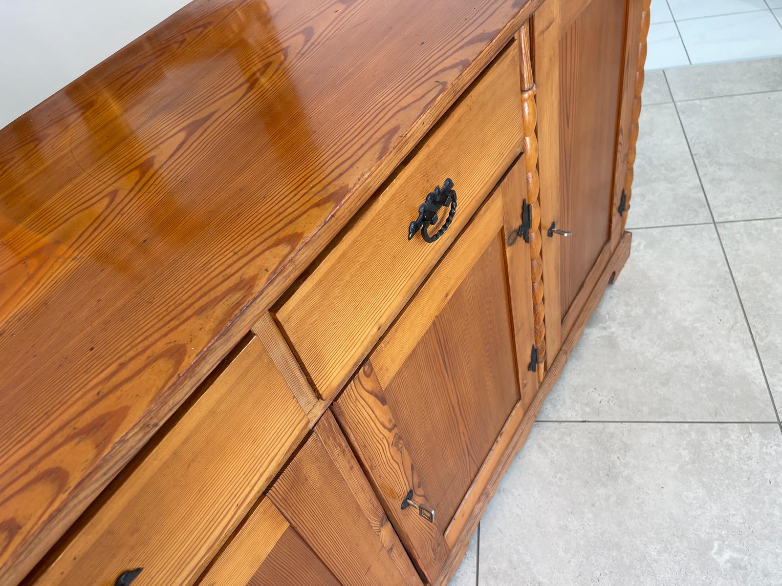 Bäuerliche Anrichte Kommode Sideboard Bauerschrank G1281