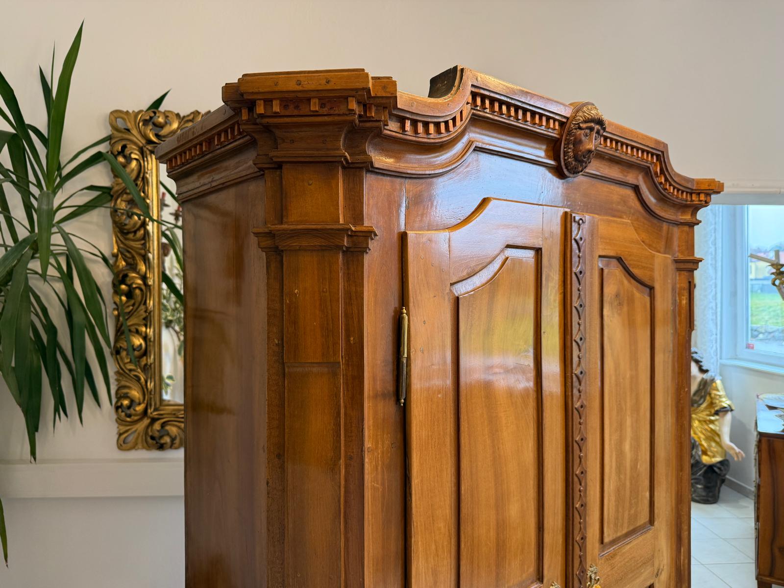 Authentischer Josefinischer Kleiderschrank Hallenschrank um 1780 G2237