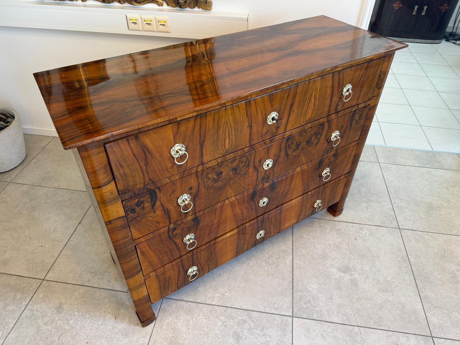 Biedermeier Kommode Nussholz Restauriert Furniert Antiquität D2764