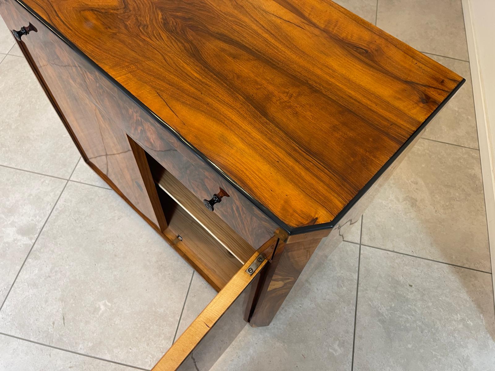 Sale Restaurierte Biedermeier Anrichte Trumeau Nussholz Antiquität G1507