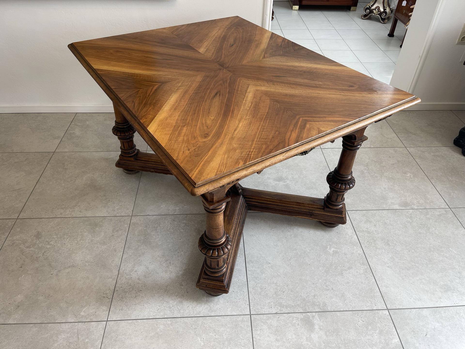 IMG_3347 Gründerzeit Esstisch Beistelltisch Antik Massiv Holz Original B1348