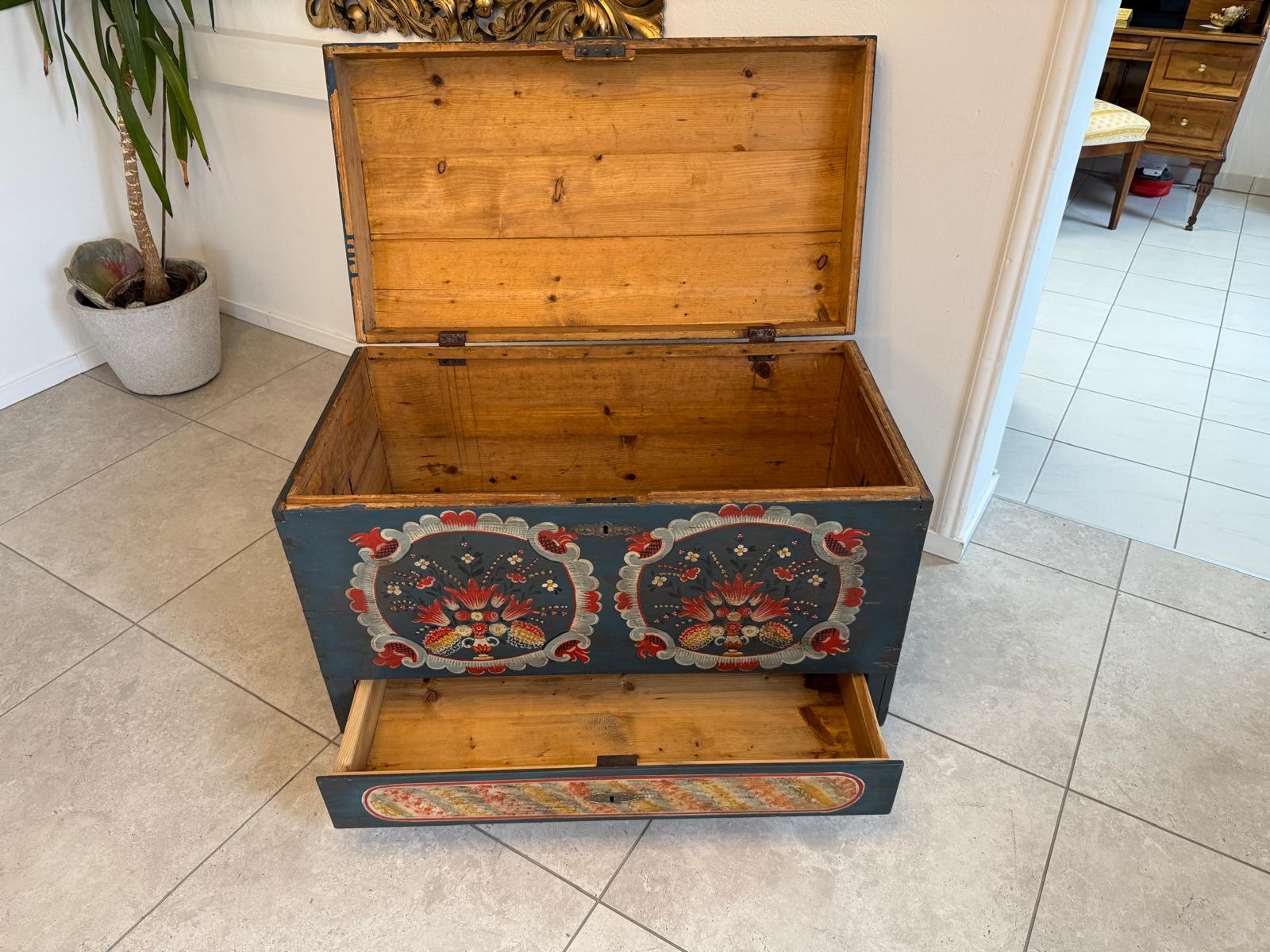 Urige handbemalte Tiroler Truhe Landhaustruhe Bauerntruhe G2271