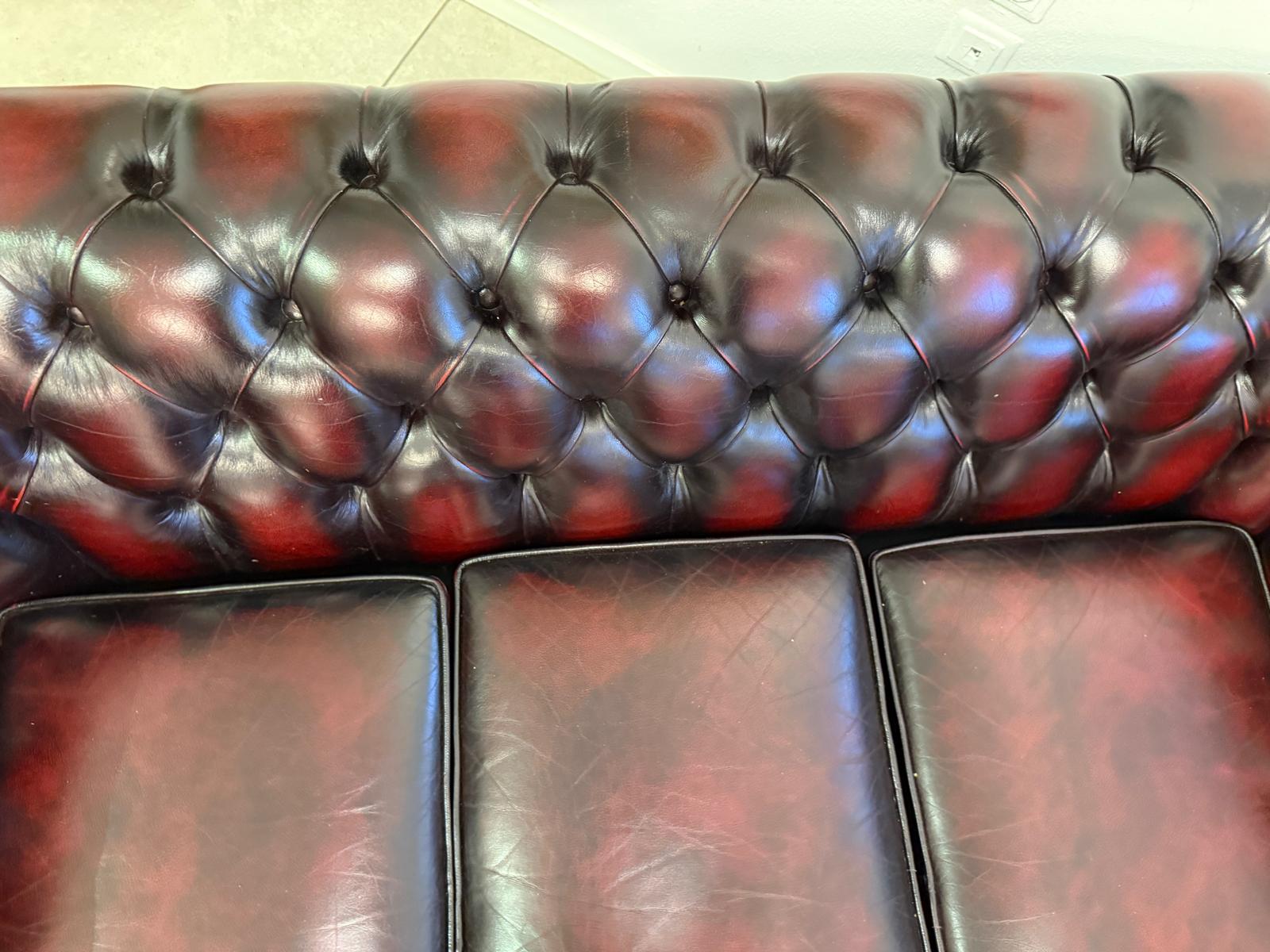 3er Ensemble Chesterfield Sofa Clubfauteuils Cultmöbel Antik D1027