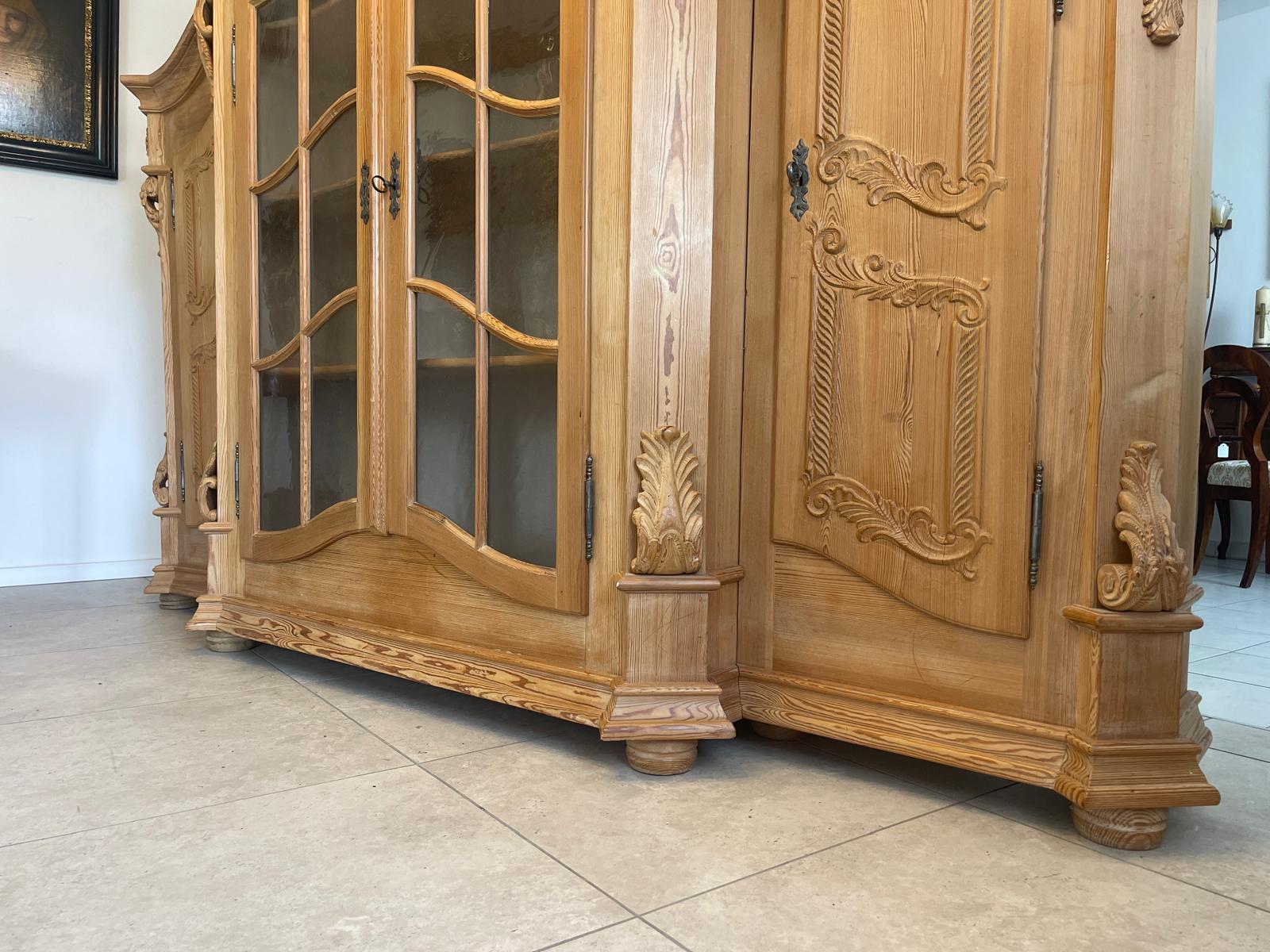 hübscher Bauernschrank Landhausschrank Barockstil Eckschrank G1361