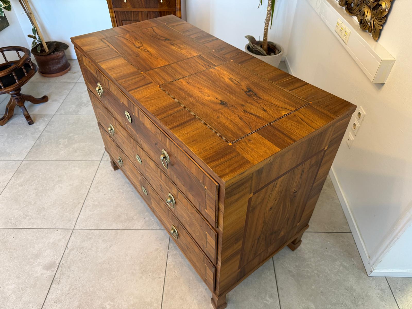 Barock Kommode Obstholz Marketerien Antiquität Nussholz  Antiquität D2901