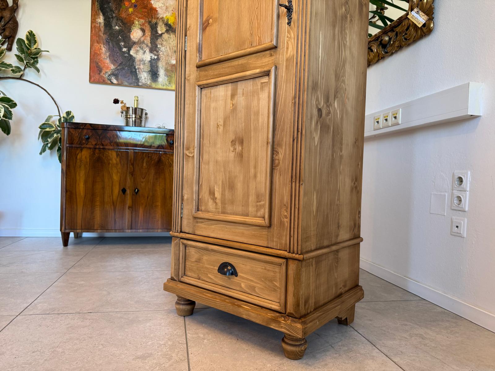 Bäuerlicher Gründerzeit Bauernschrank Naturholzschrank G2037