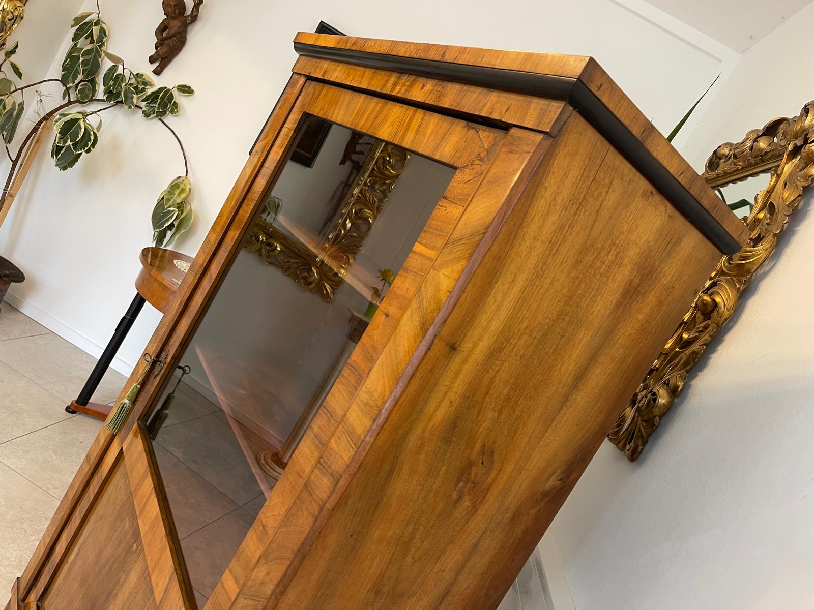 SALE Biedermeier Vitrine Bücherschrank Sammlervitrine, Nussholz G1342