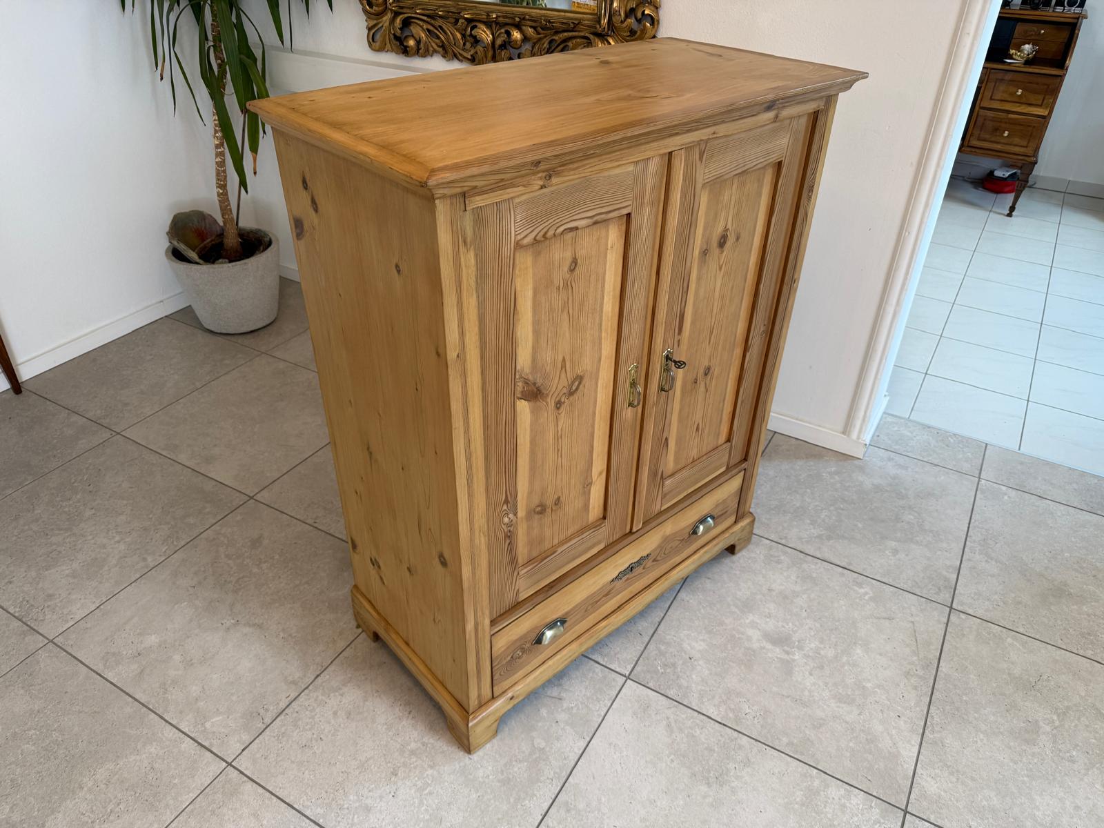 Restaurierte Jugendstil  Anrichte Bauernmöbel WeichholzG2200