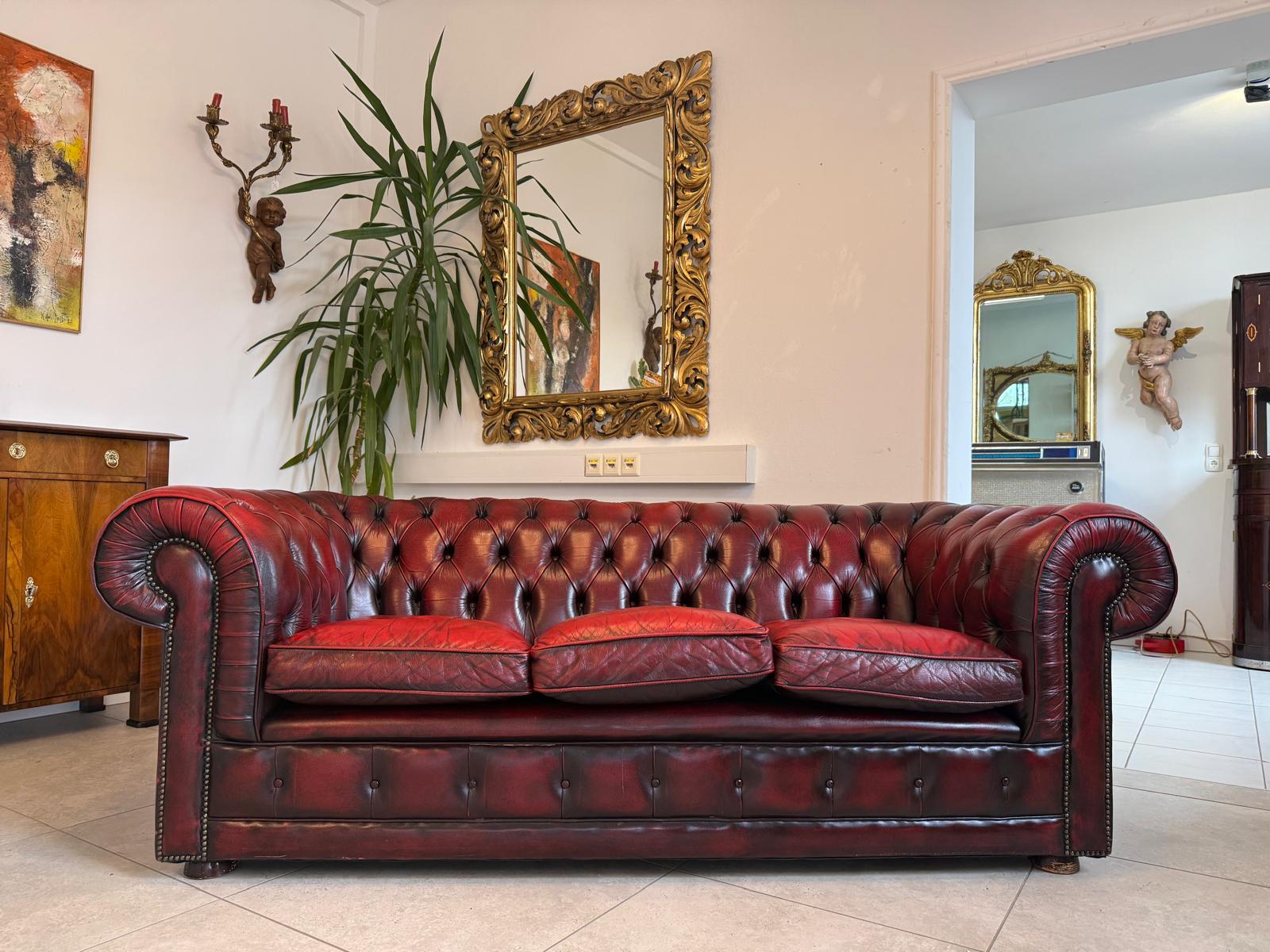 Chesterfield 3er Clubsofa Diwan Couch Oxblood Kultmöbel D2304
