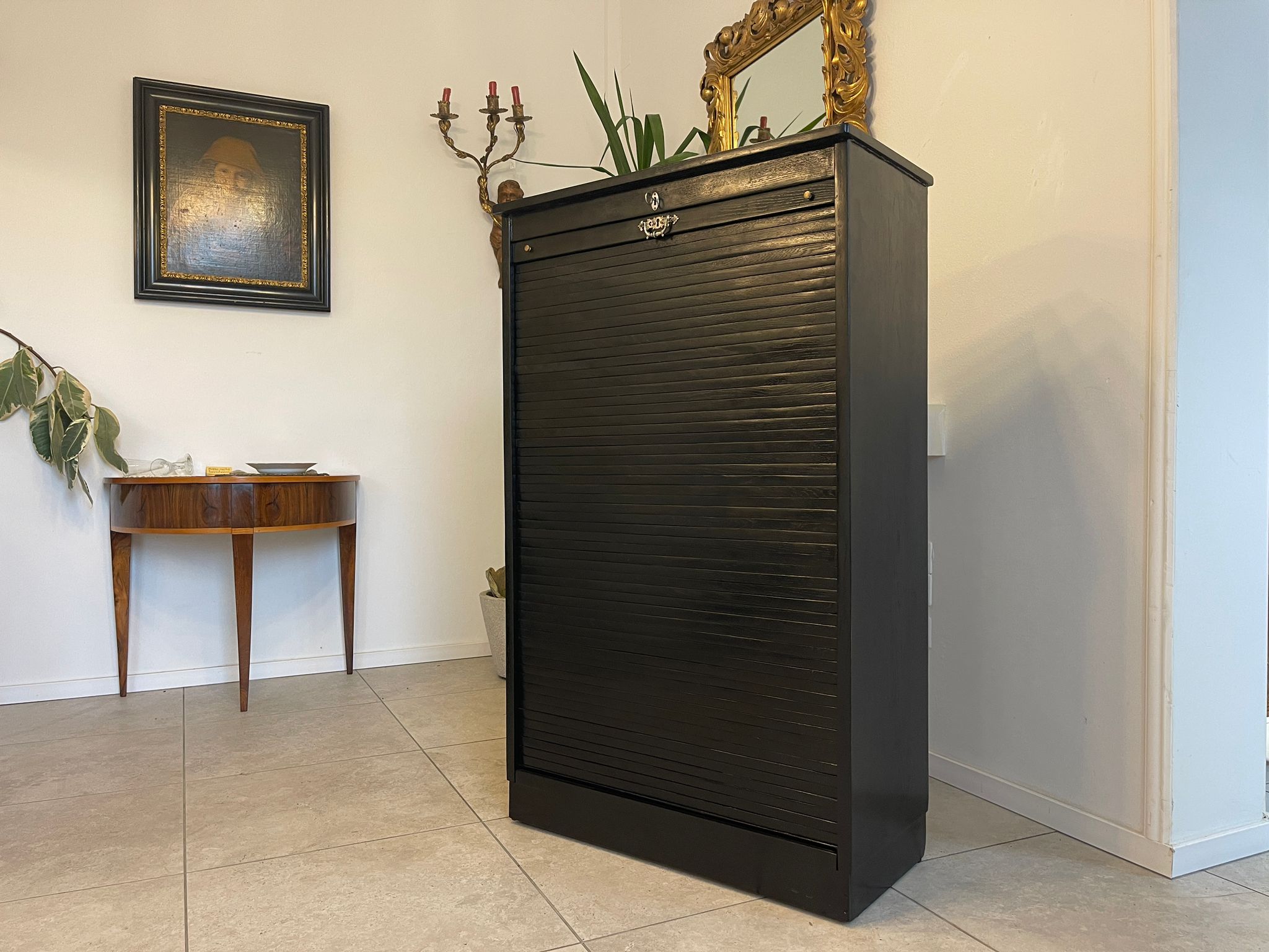 e9ea3e01-1441-4085-93a6-693ec852dc23 Jugendstil Rolladenschrank Rolladenkasten Schwarz A5072