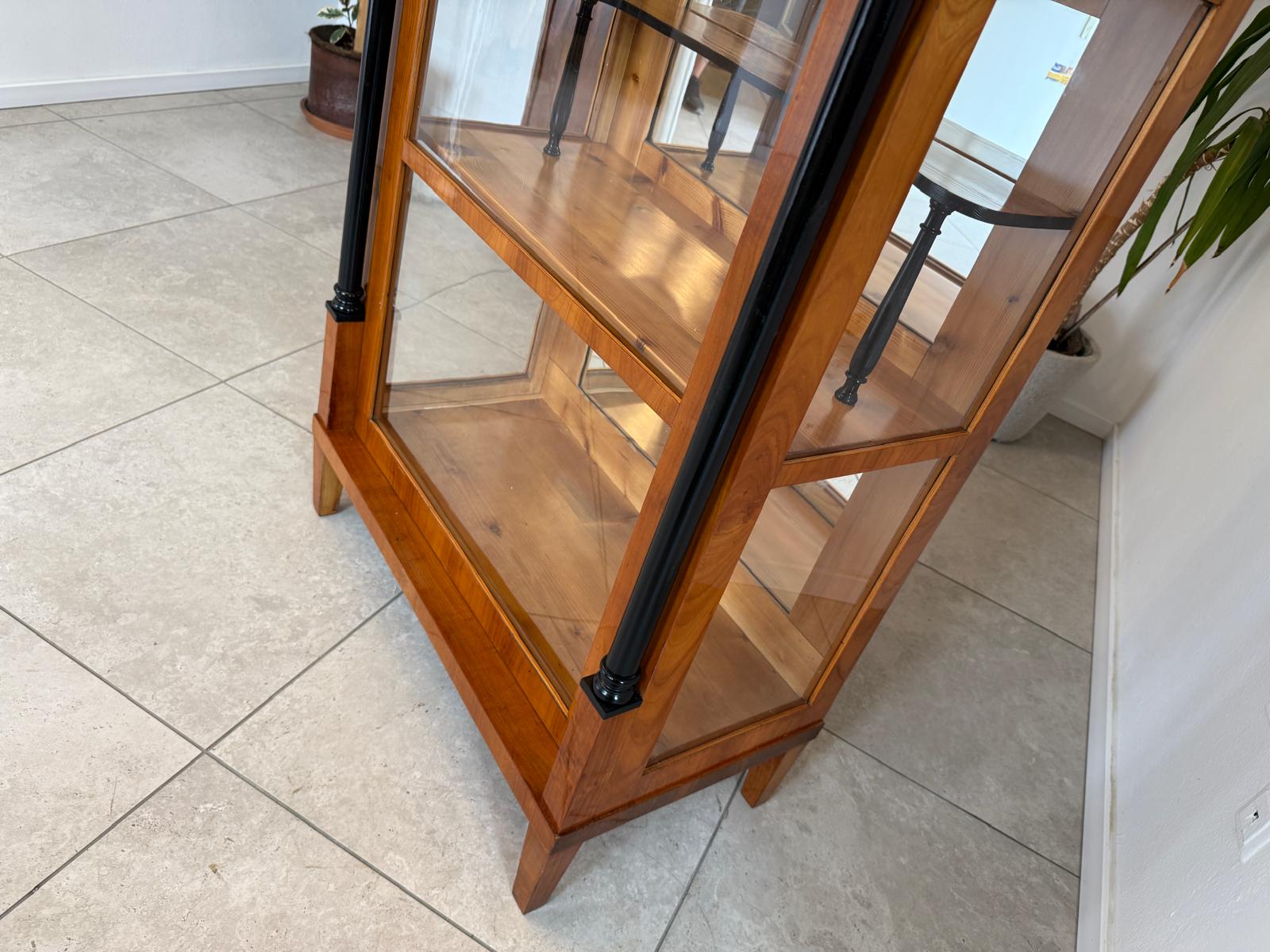 Restaurierte Biedermeier Vitrine Bücherschrank Glasschrank G2050