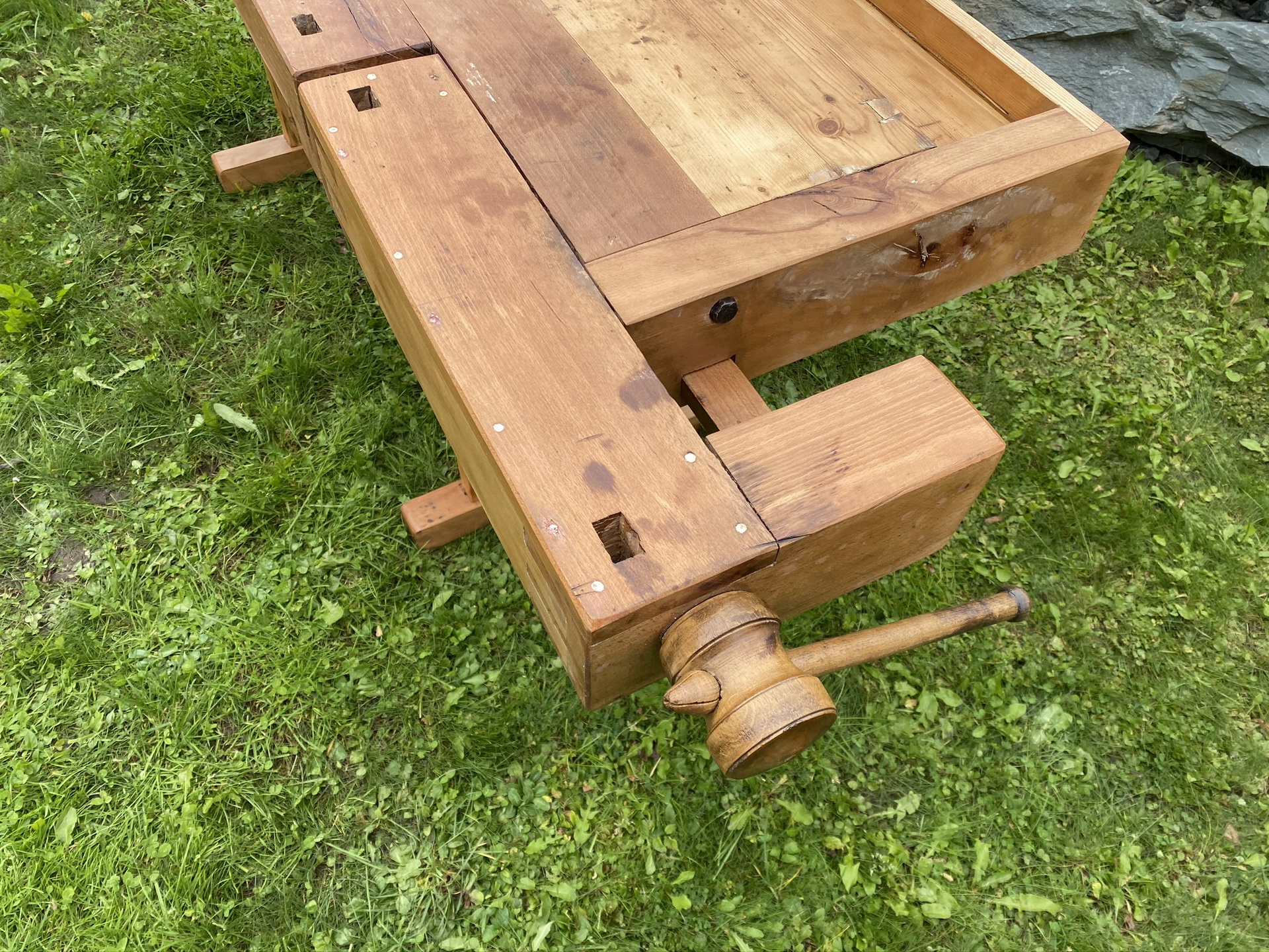 urige alte Hobelbank, Werkbank, Tisch restauriert - breite 201cm E2053