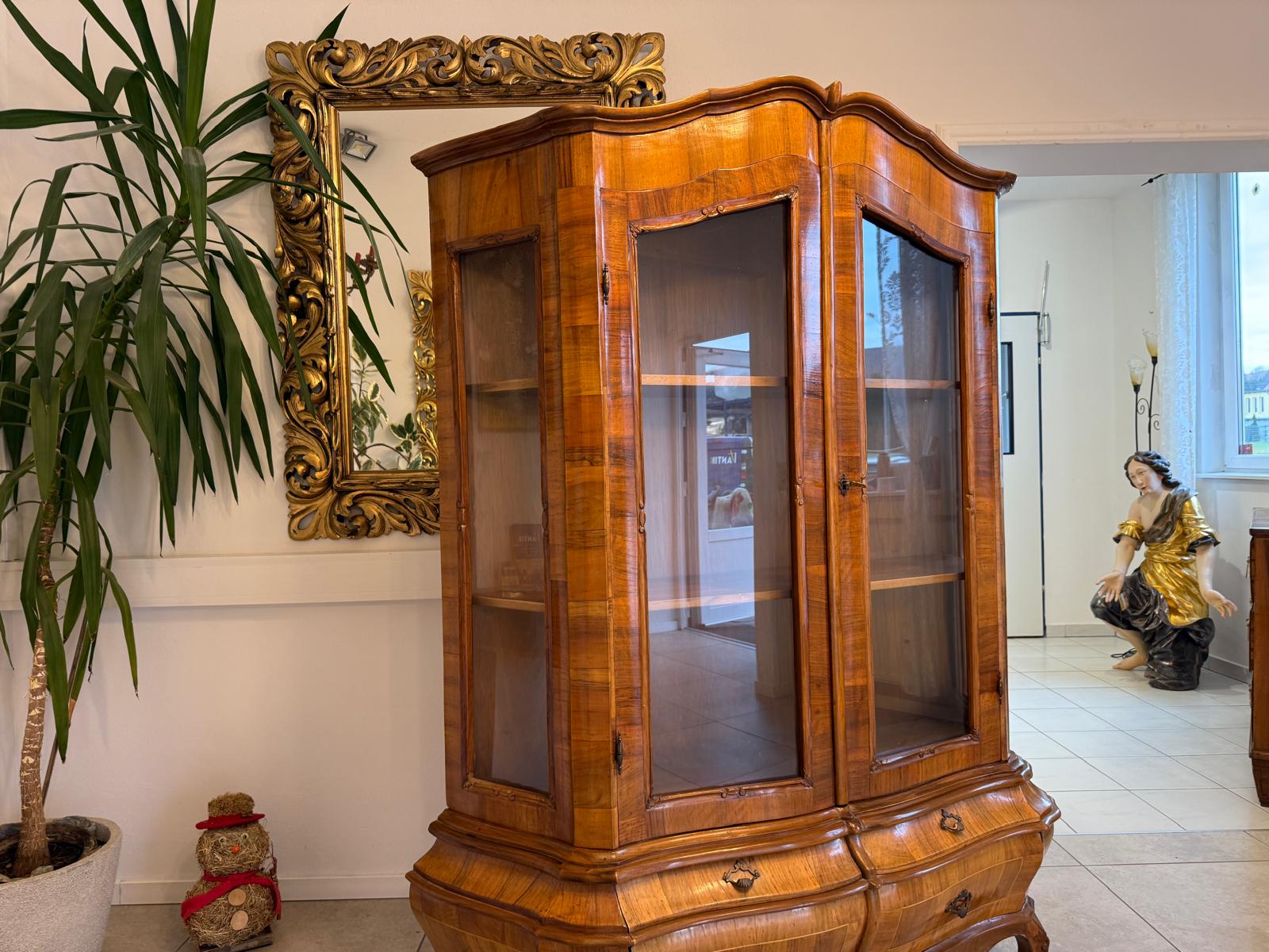Barockstil Vitrine Intarsiert Nussholz Bücherschrank Stilschrank G2303