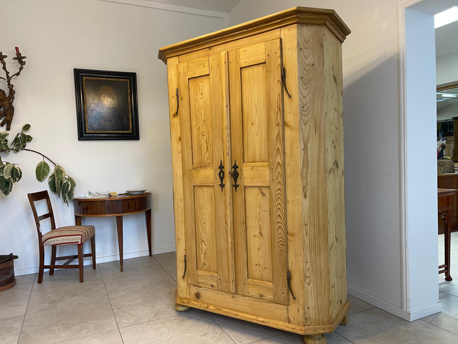 Bauernschrank Barockschrank Barock Hallenschrank Kasten E1025