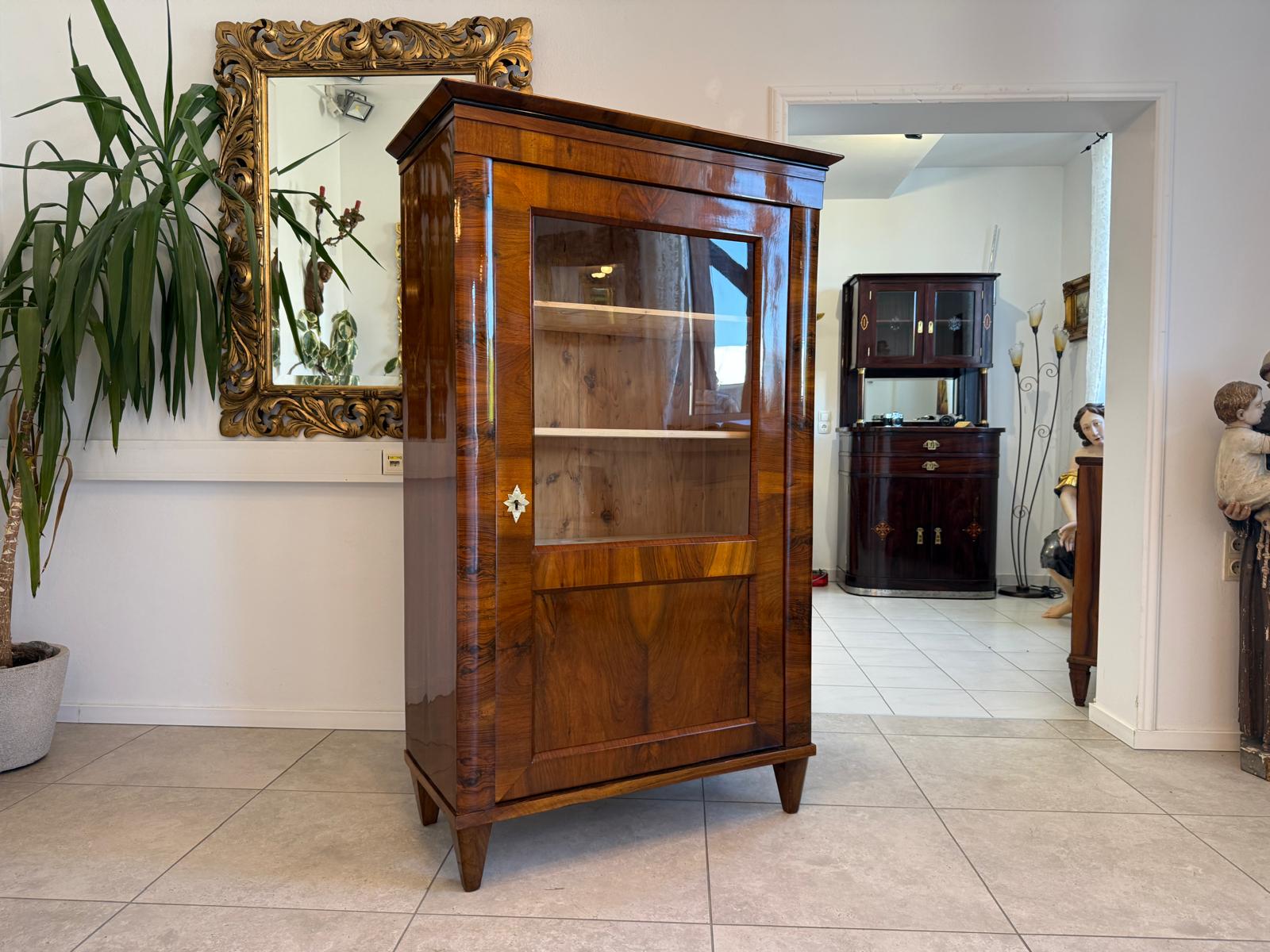 Biedermeier Vitrine Bücherschrank Nussholz Restauriert Antiquität D2604