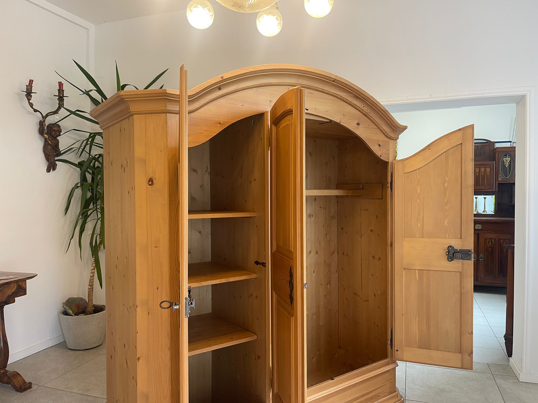 Antiker Bauernschrank teilmassiver Schrank Dielenschrank Kleiderkasten G1605