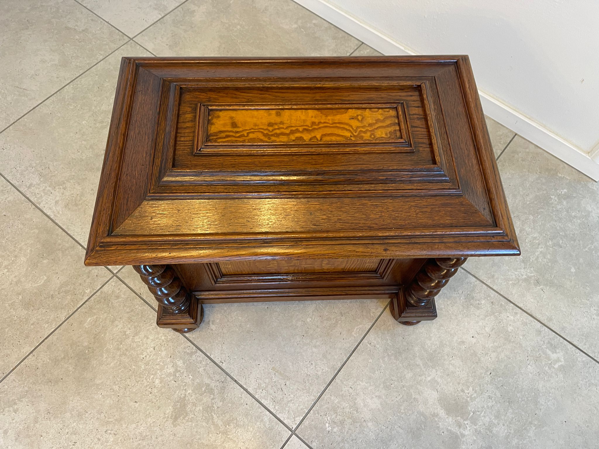 d0841835-6b5c-42b6-a5ea-74b24a2eea93-2 Sale Restaurierte Barock Truhe Schmuckkasette Eichenholz Hartholz A5047