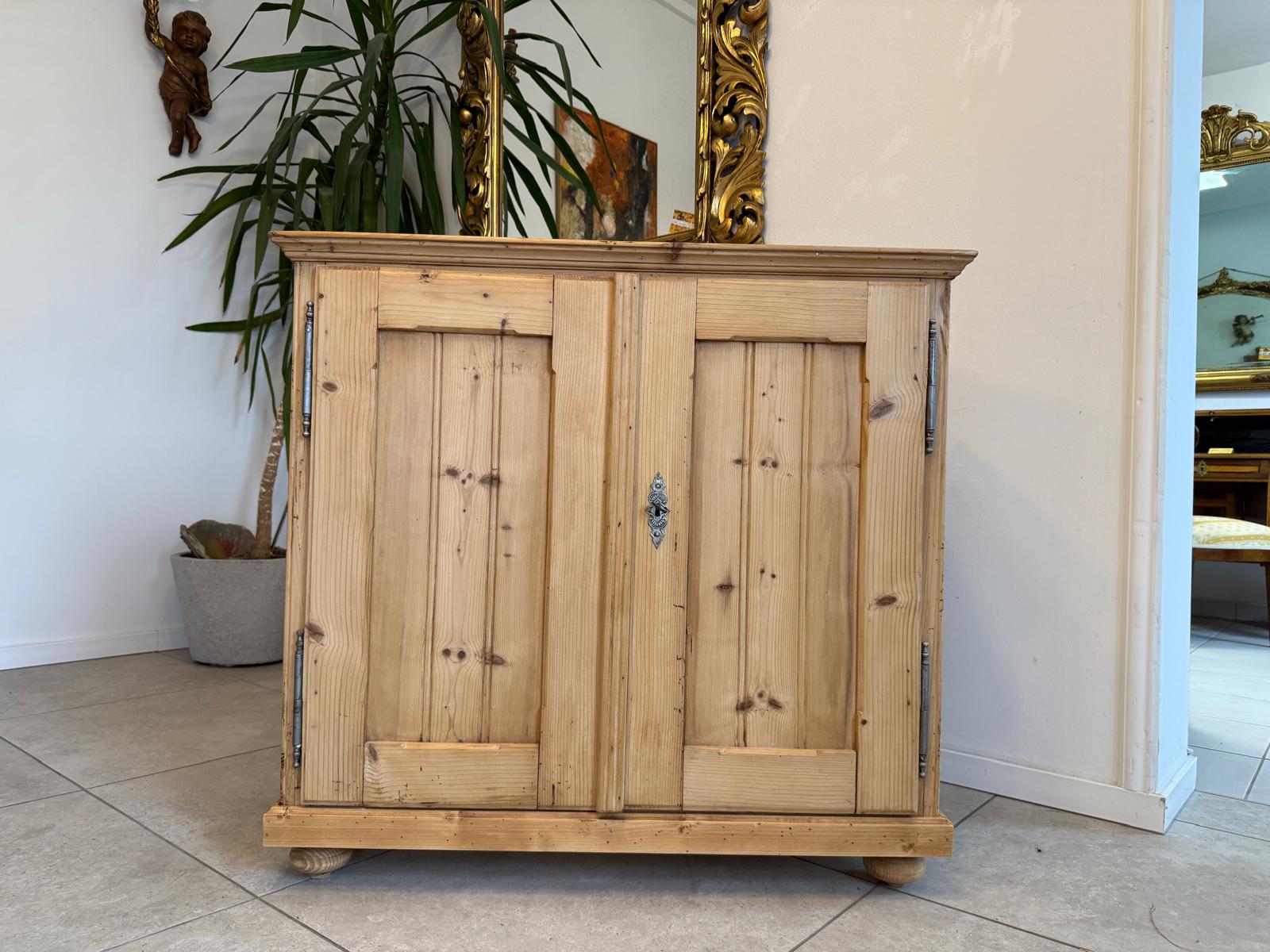 Bäuerliche Anrichte Sideboard Kommode Original Fichtenholz Weichholz G2297