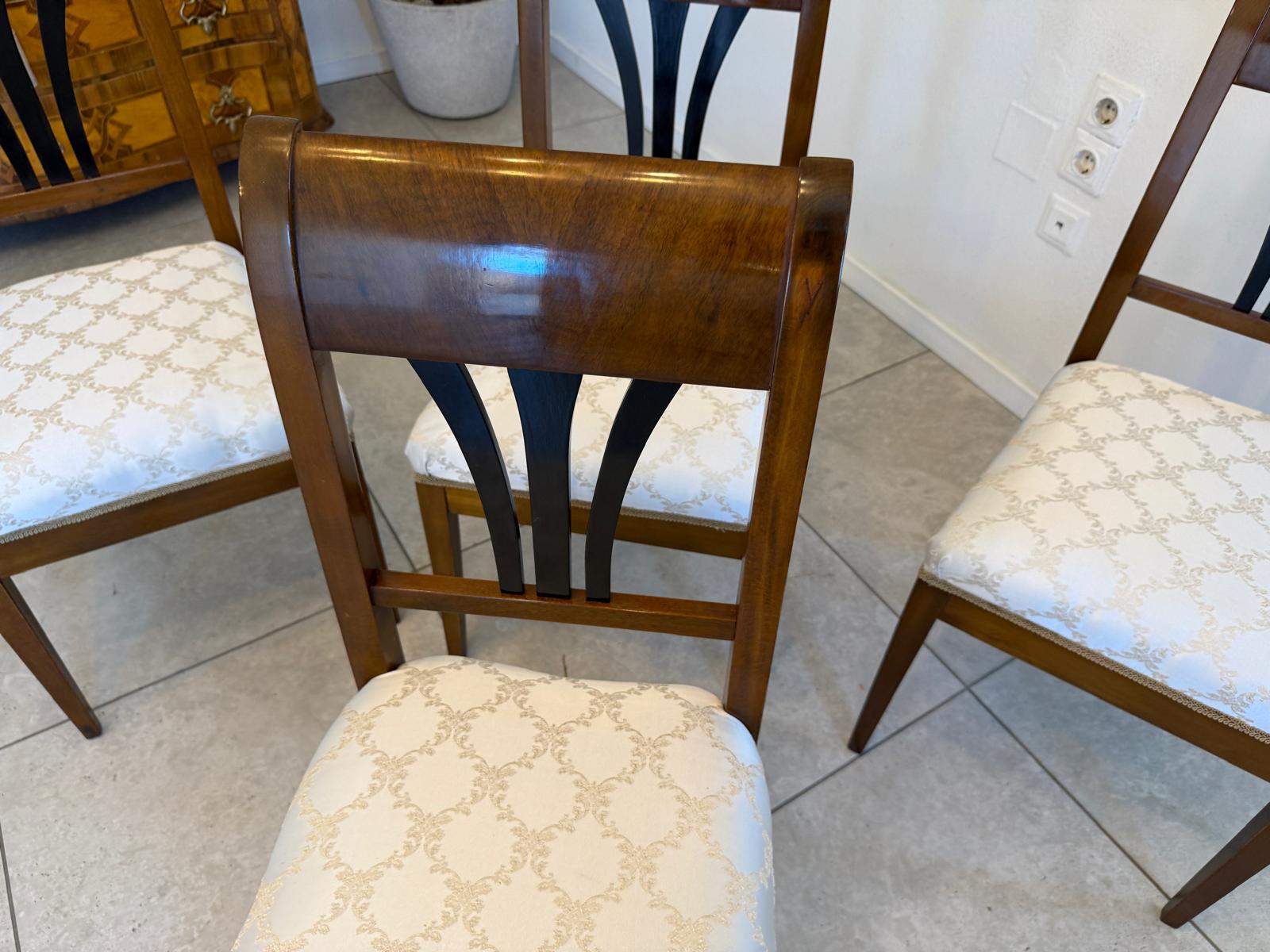 4 Stk. Biedermeier Sessel Stühle Antiquiäten Nussholzsessel D2610