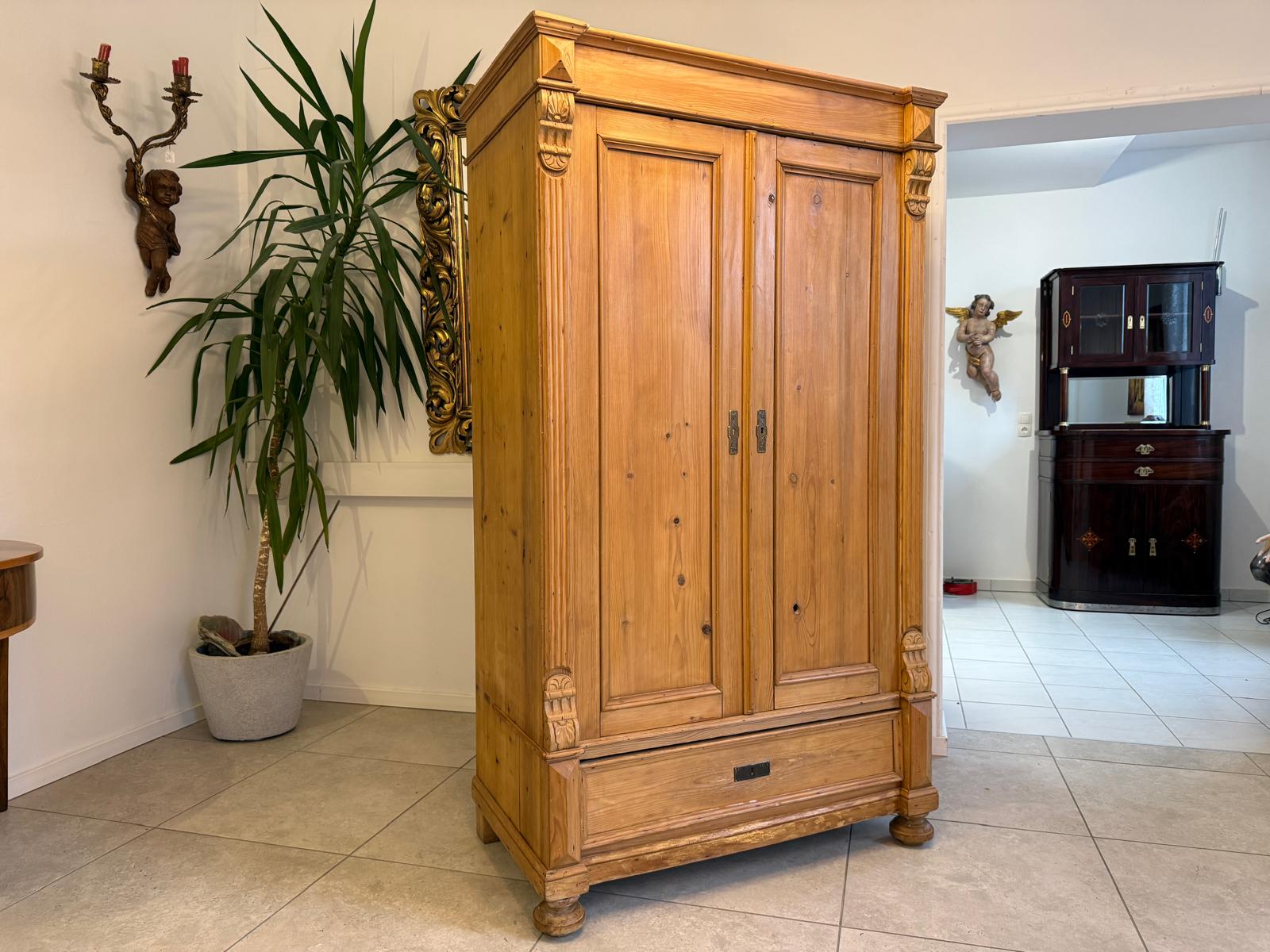 Biedermeier Bauernschrank Naturholzschrank Weichholz D1036