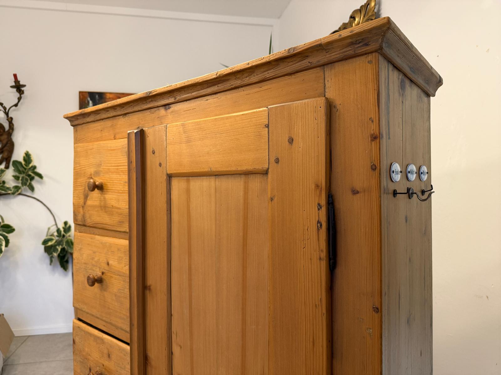 Uriger Biedermeier Brotschrank Almerschrank Speiskasten Bauernkasten G2328