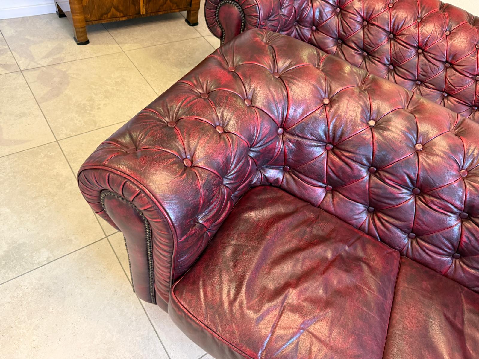 Chesterfield Ensemble 3 teilig Ledersofa Fauteuils Clubmöbel Cultmöbel D2302