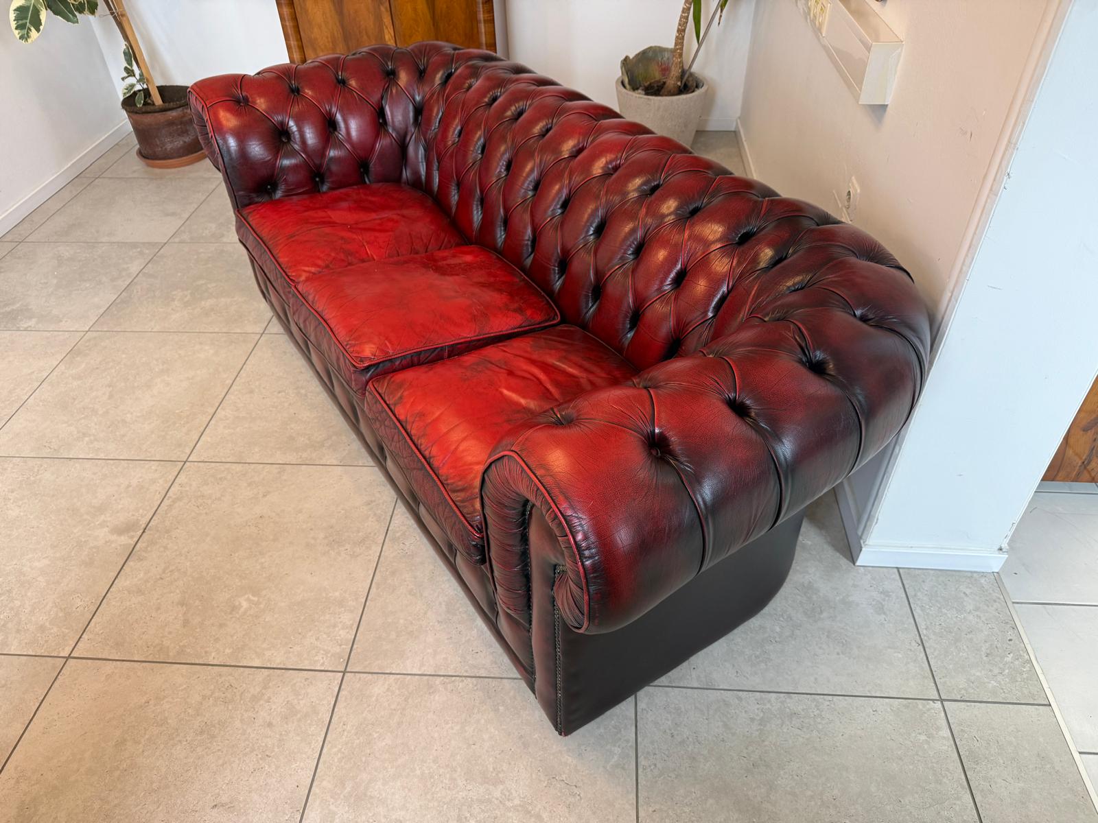 Chesterfield 3er Clubsofa Diwan Couch Oxblood Kultmöbel D2304