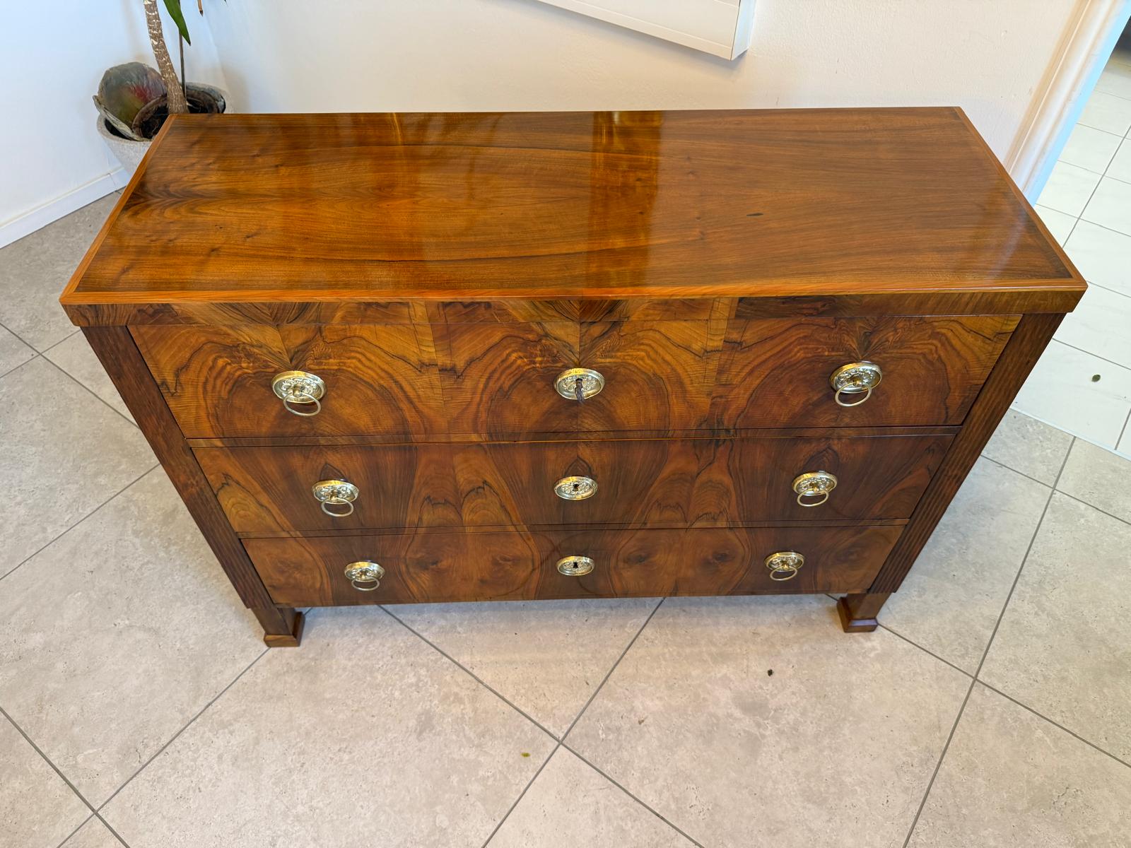 Sale Restaurierte Biedermeier Kommode Nussholz Antiquität 1840 G2161