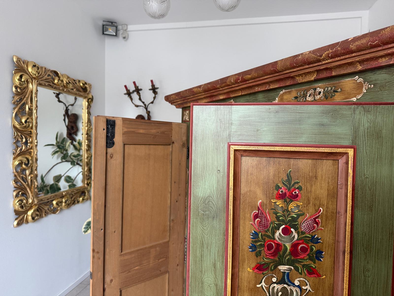 Originaler Voglauer Schrank Bauernschrank Anno 1800 Altgrün G2065