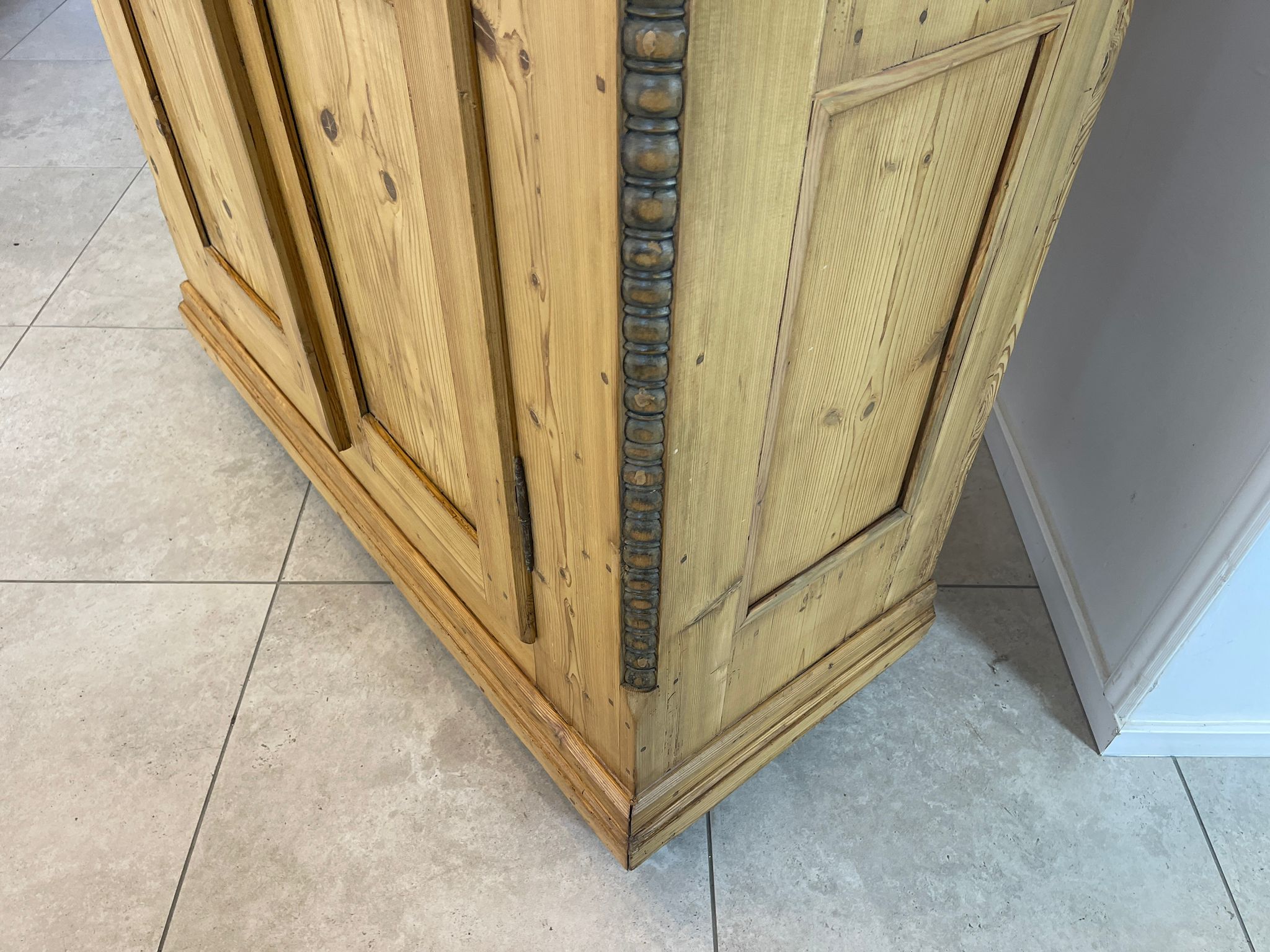 15d68695-1249-49c7-a2b5-1bfc6d2fe0d0 Sale Barock Bauernschrank Barockschrank Hallenschrank A4877