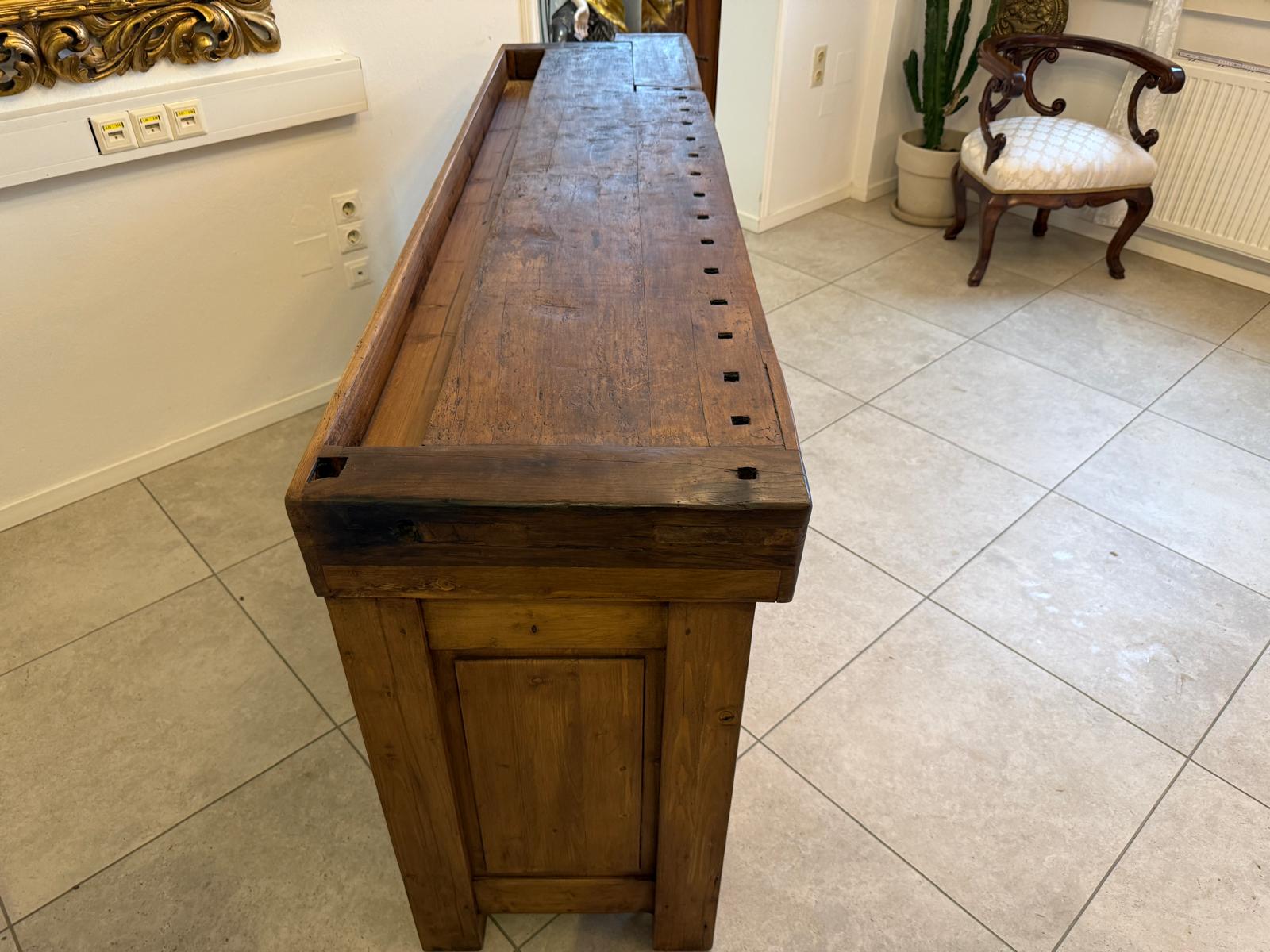 Historische Hobelbank Werkbank Pult Tresen Ladenschrank Designerstück D1248