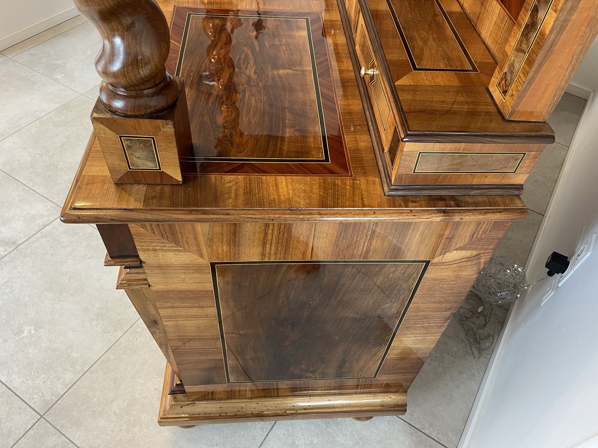bauernschrank-bauernmoebel_152 Barock Sekretär Tabernakel Antiquität Stollenschrank mit Vollsäulen B1636