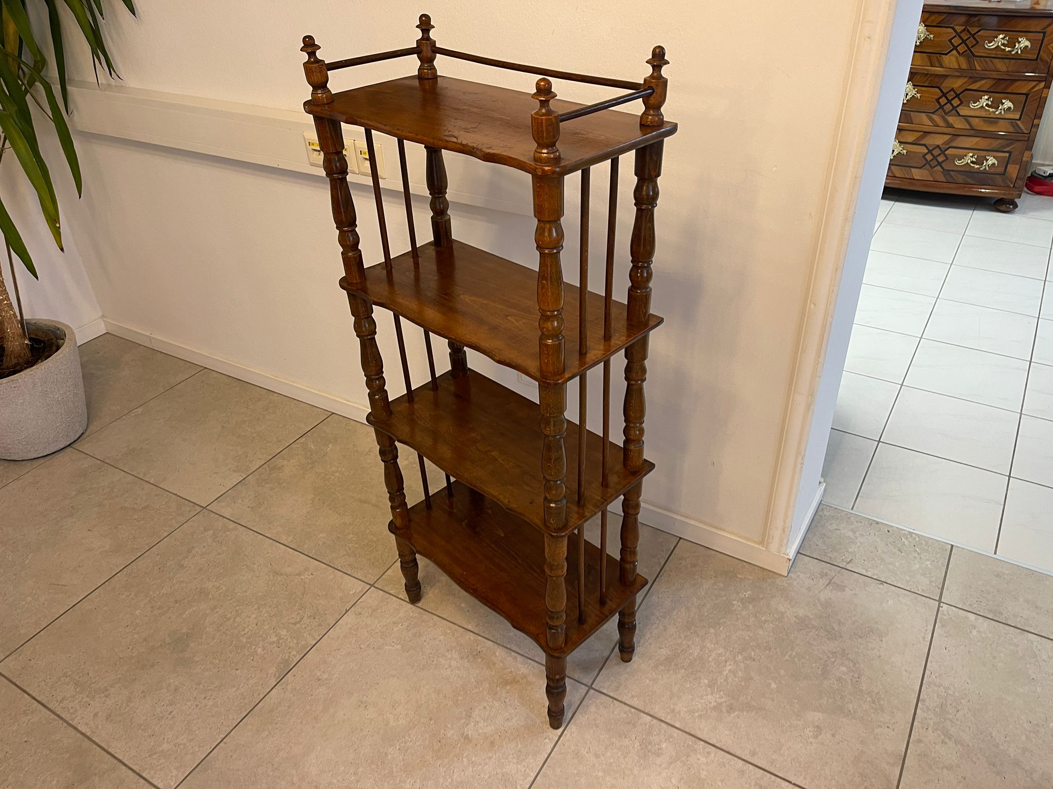d355c1ba-8551-4312-ba92-f12a91dcde26 Originale Historismus Etagere Stellage Ablage A5128