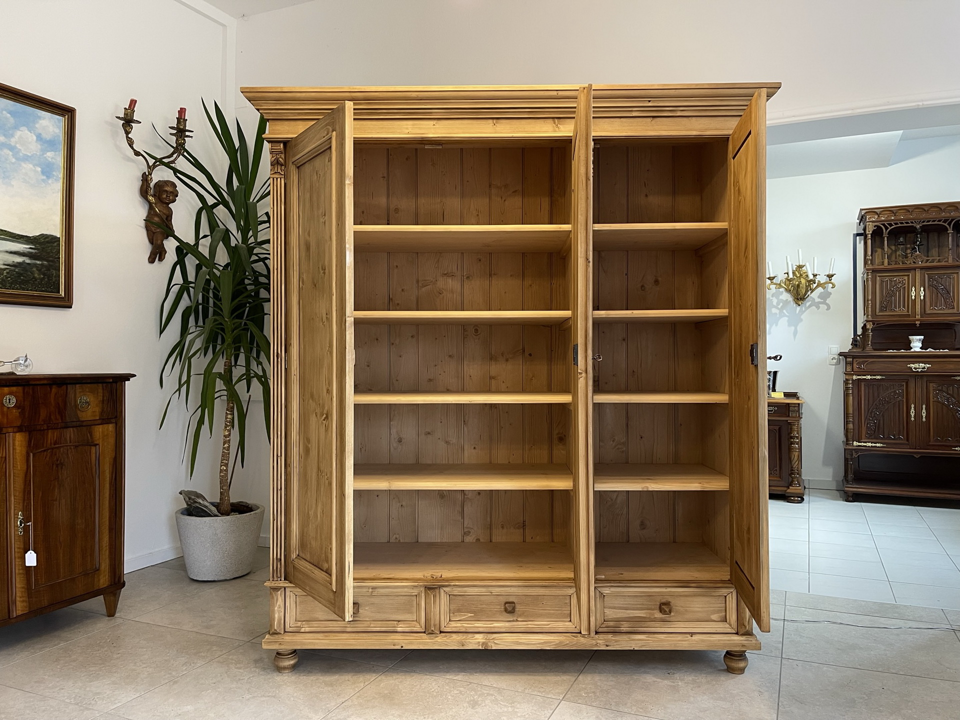 bauernschrank-Biedermeier_21 Garderobenschrank Bauernschrank Kasten Bauernmöbel B2089