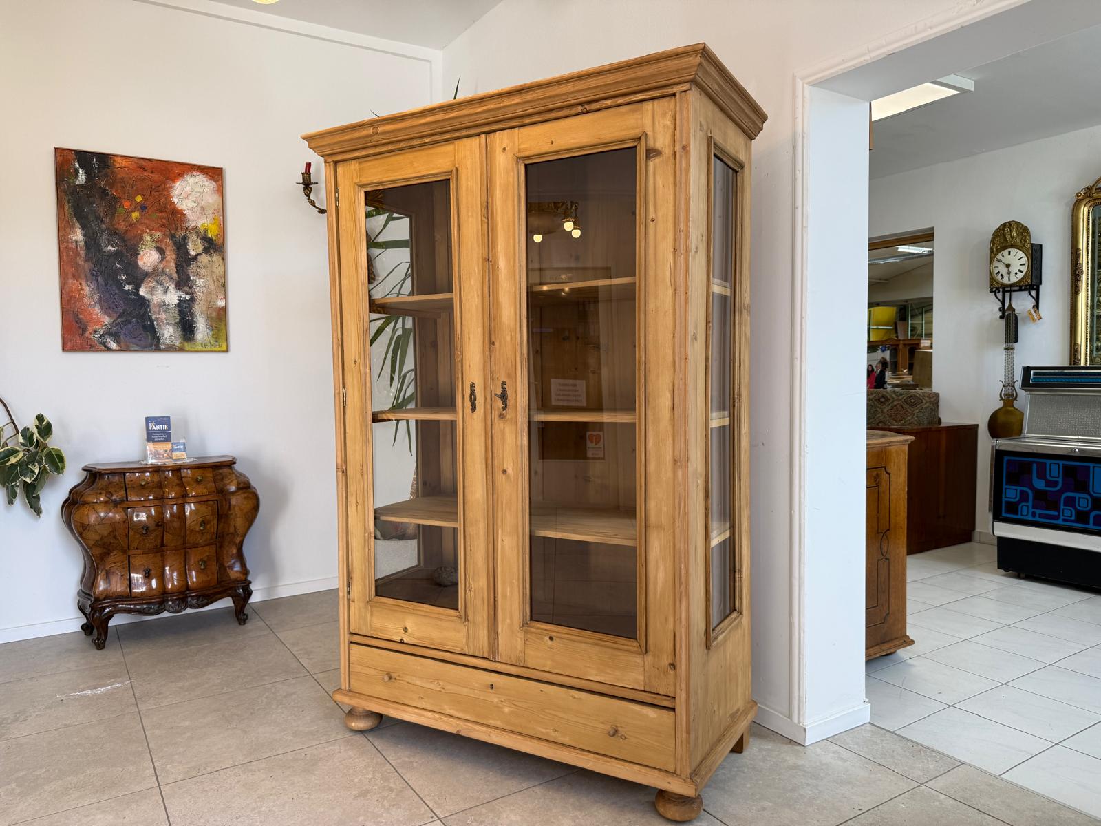 Antike Weichholz Bauernvitrine Vitrine Naturholz Glasvitrine Alte Bauernmöbel D1184