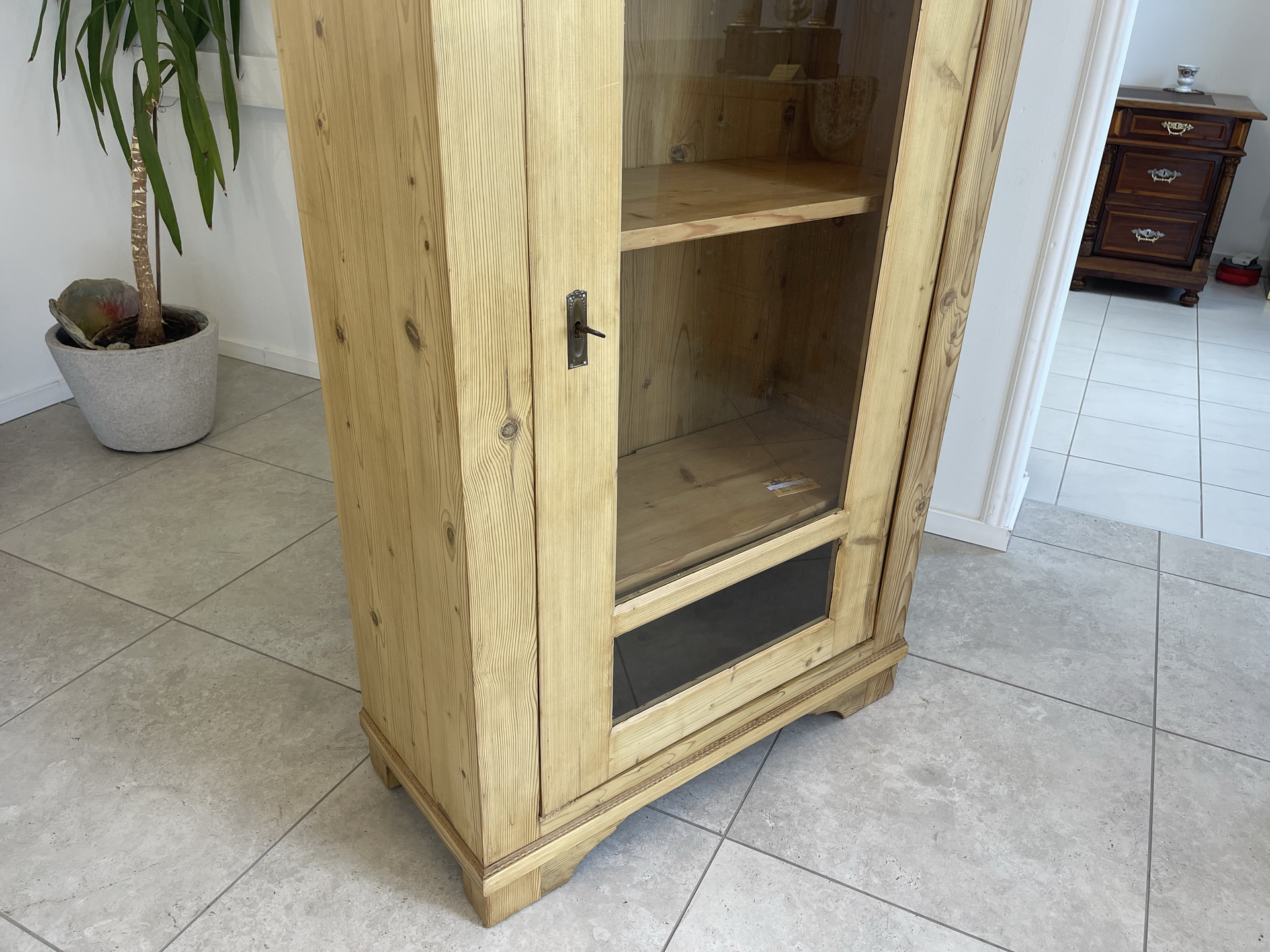 IMG_8424 Biedermeier Vitrine Naturholz Bücherschrank Bauernschrank  A4403