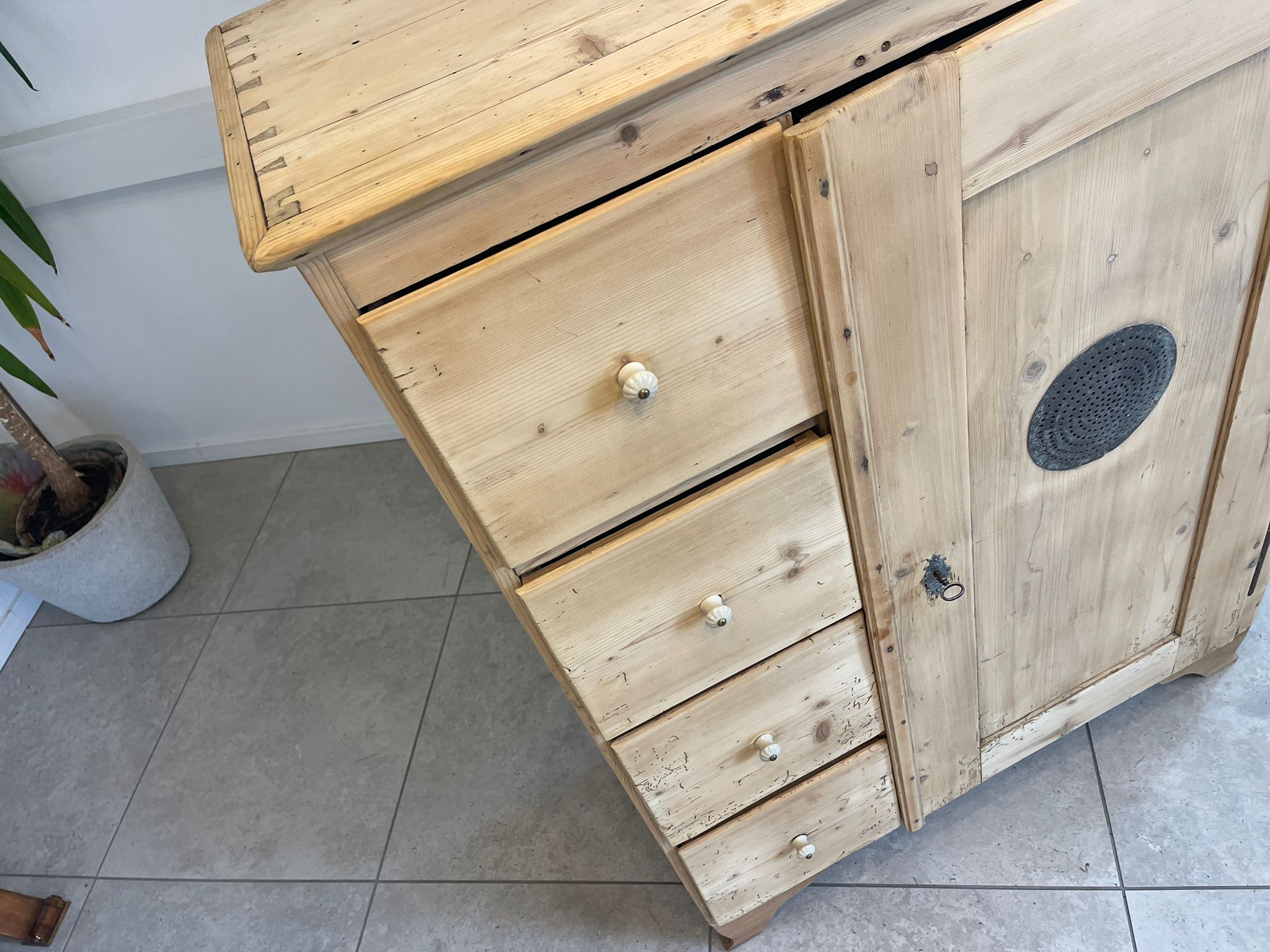 Brotschrank Almerschrank Speiskasten Bauernkasten Naturholzschrank G1611