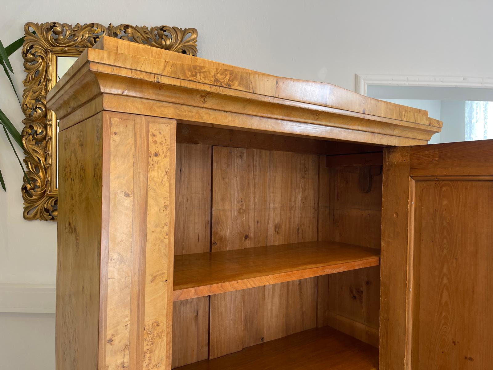 Sale Maserbirkenholz Biedermeier Schrank Kasten Originalstück G1352