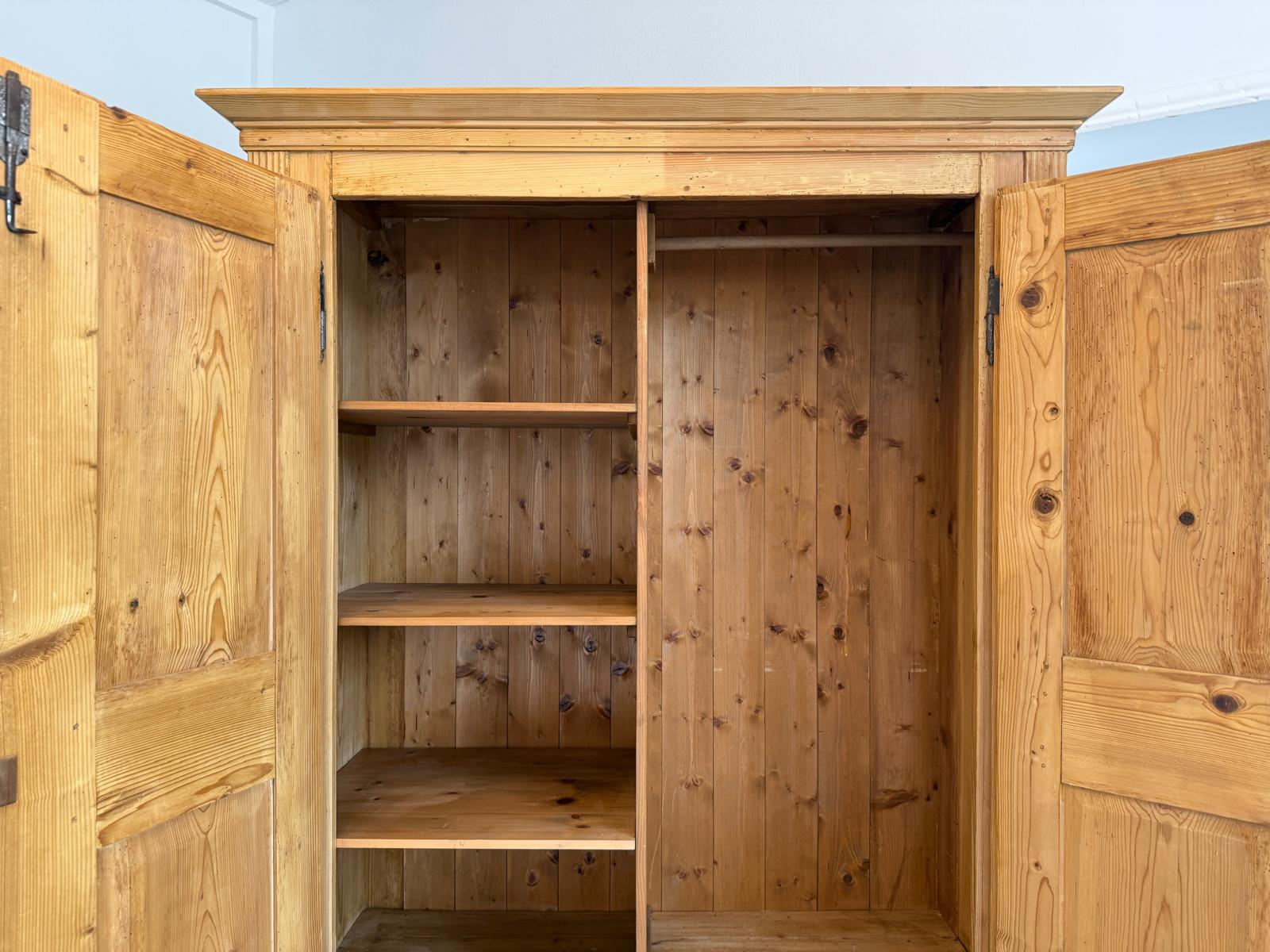 Sale Biedermeier Bauernschrank Weichholz Steiermark D2656